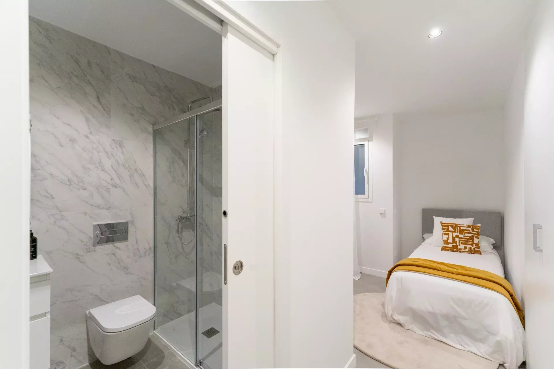 Brand New Exclusive Luxury Property on the Golden Mile - picture 38