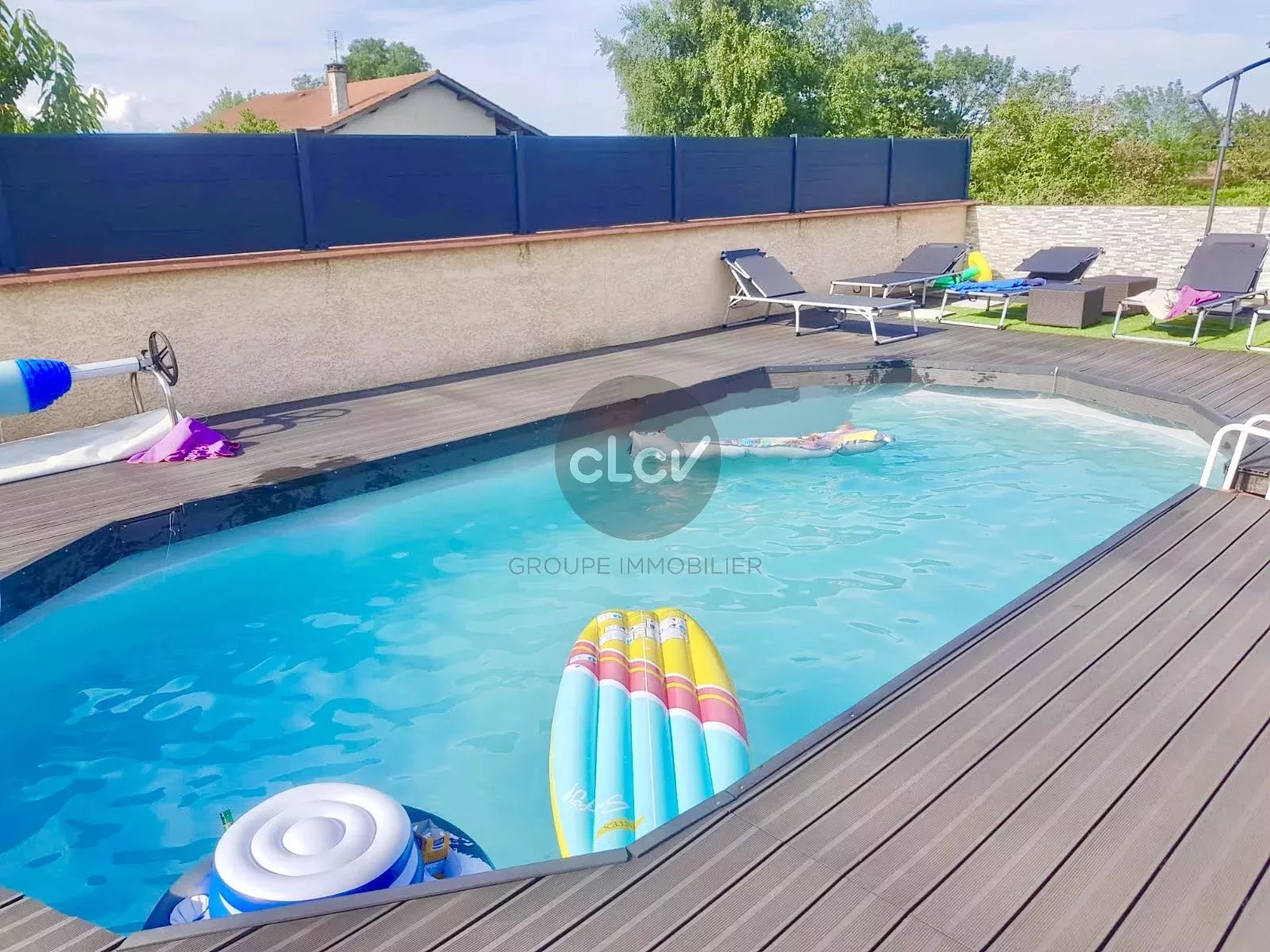 Maison 220 m² 8 Pièces 01190 CHEVROUX