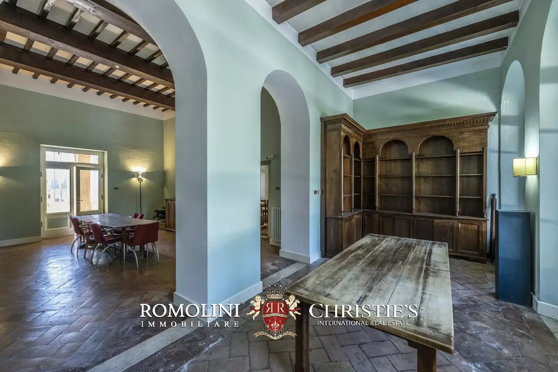8 Bedroom Villa/Townhouse's Image 34
