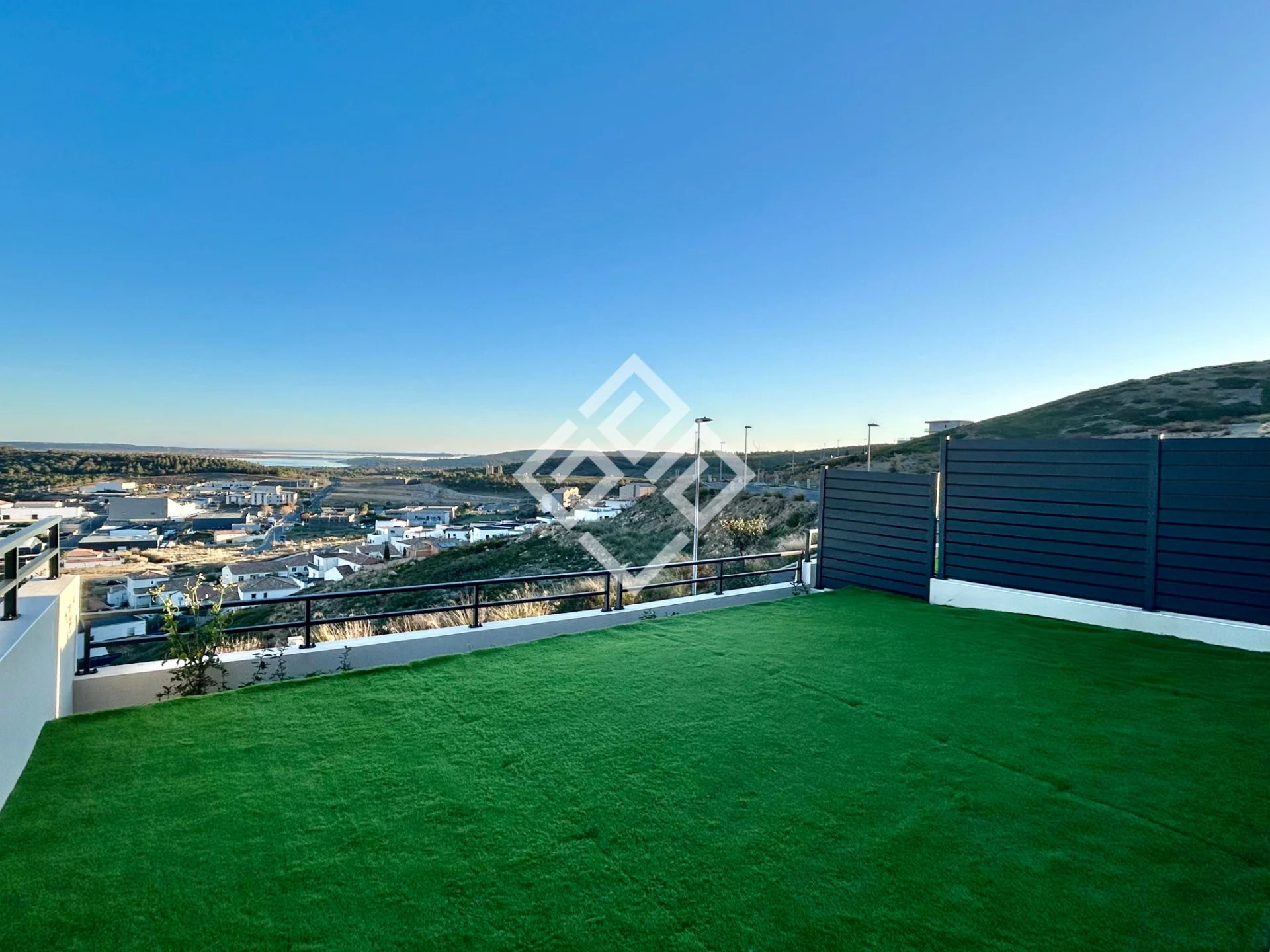 Magnifique villa vue sur l'étang de Bages et la mer