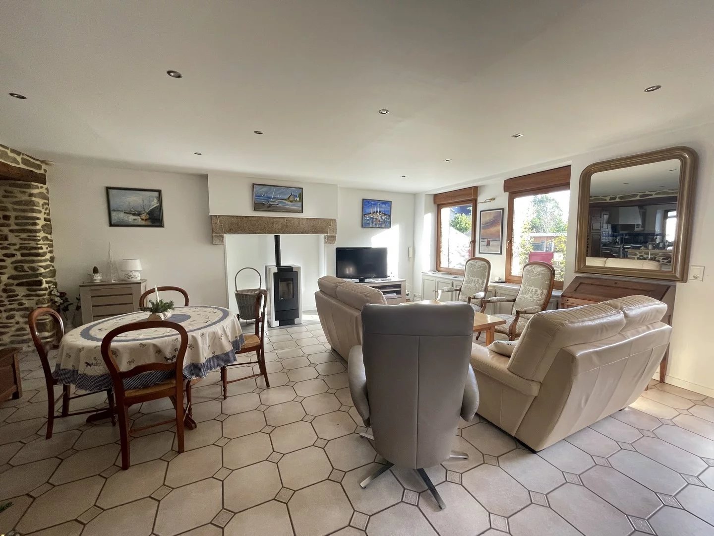 RARE MAISON EN PIERRES LA VICOMTE/RANCE