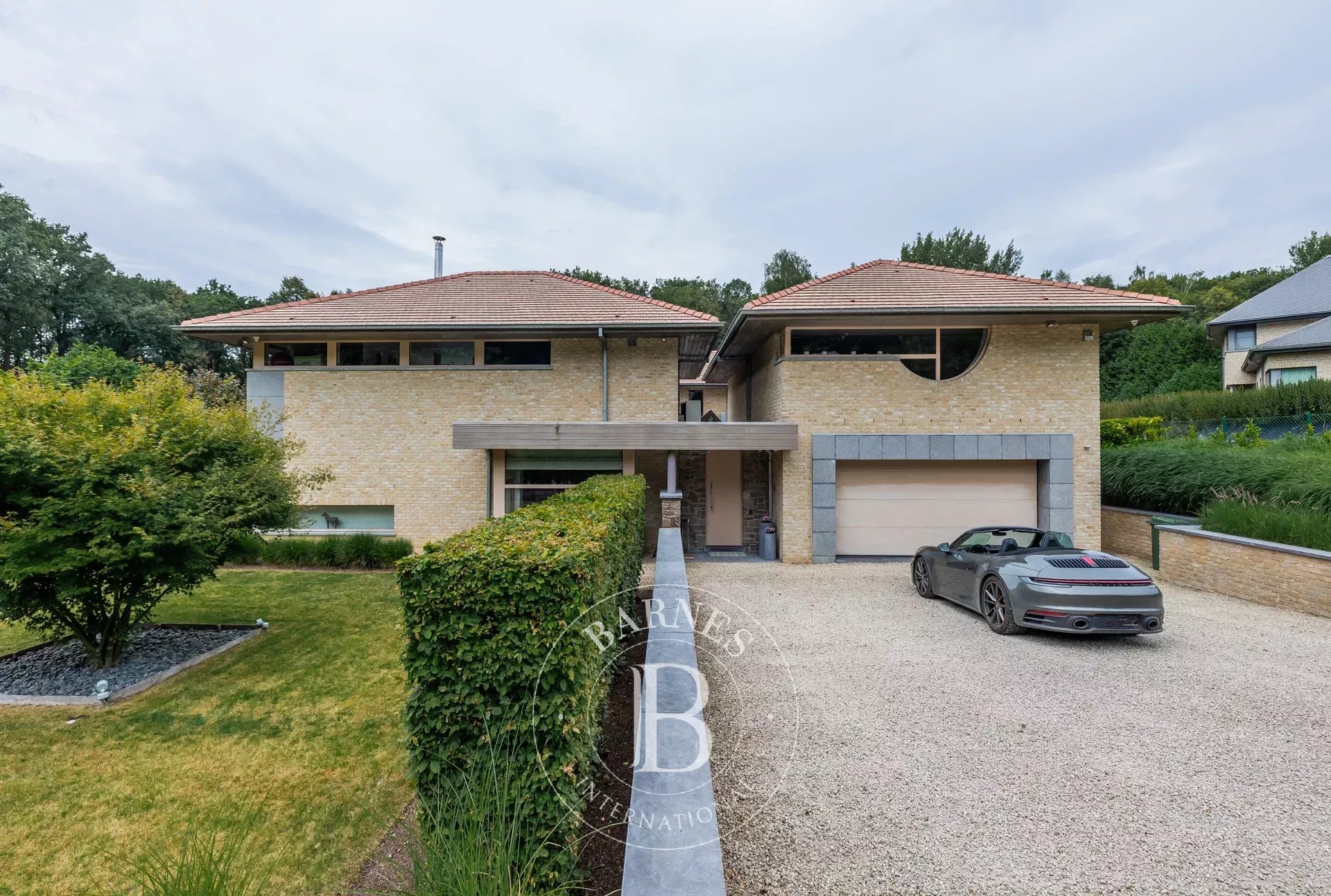 Prachtige villa in de gegeerde wijk Bois du Strihoux