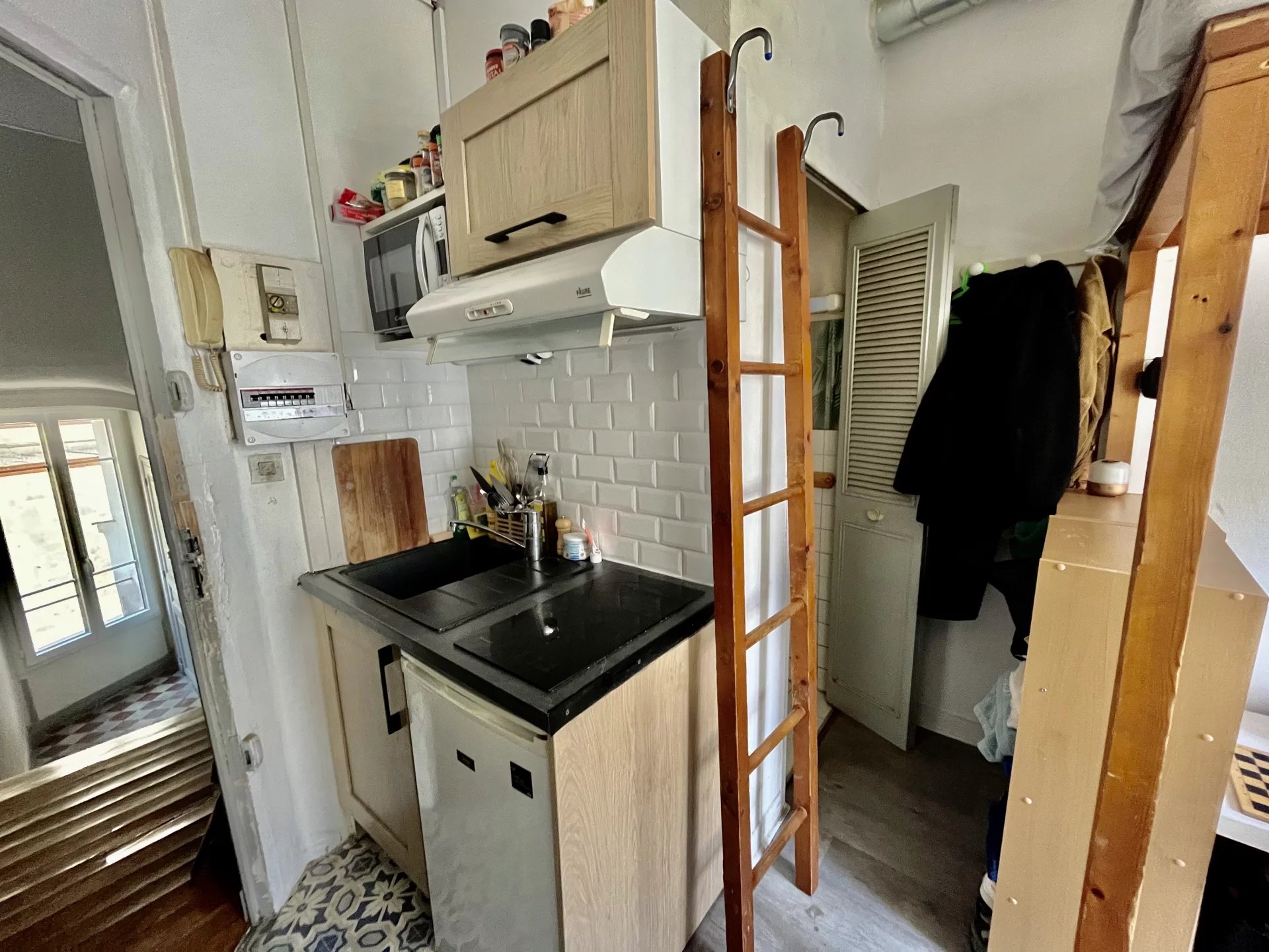 Studette quartier Quinze-Vingt