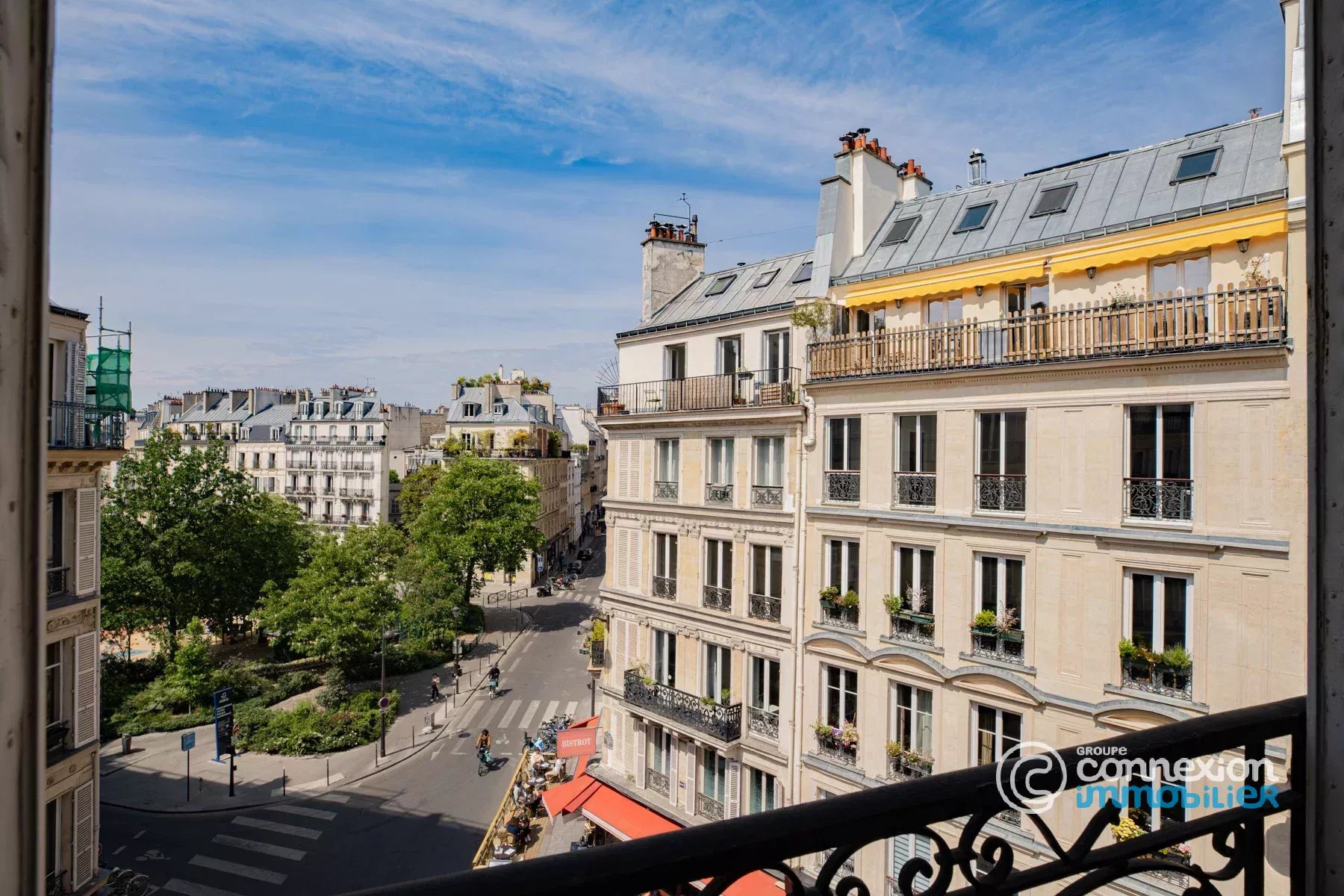 Beau classique! En étage avec ascenseur et vue dégagée
