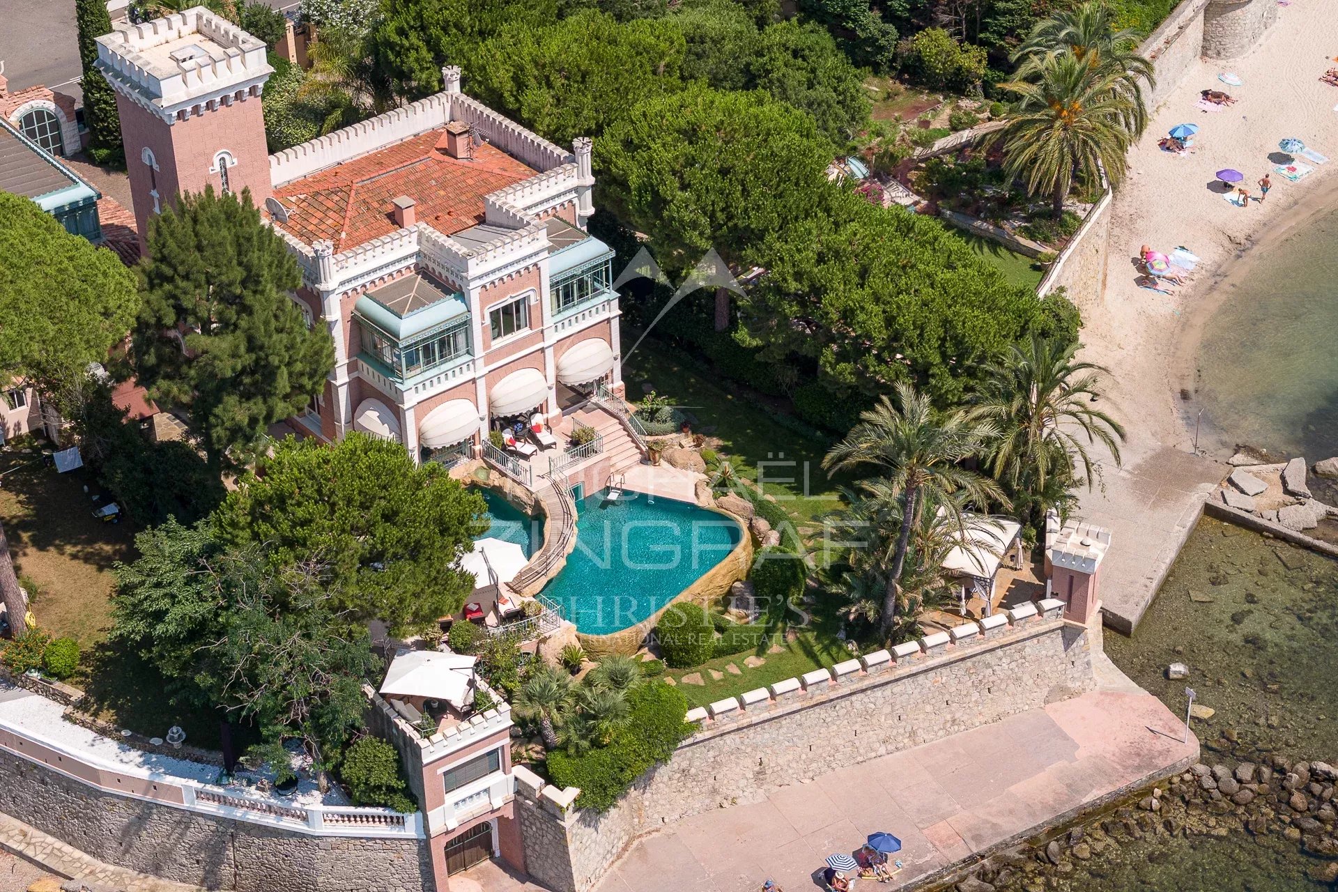 8 Bedroom Villa/Townhouse's Image 6