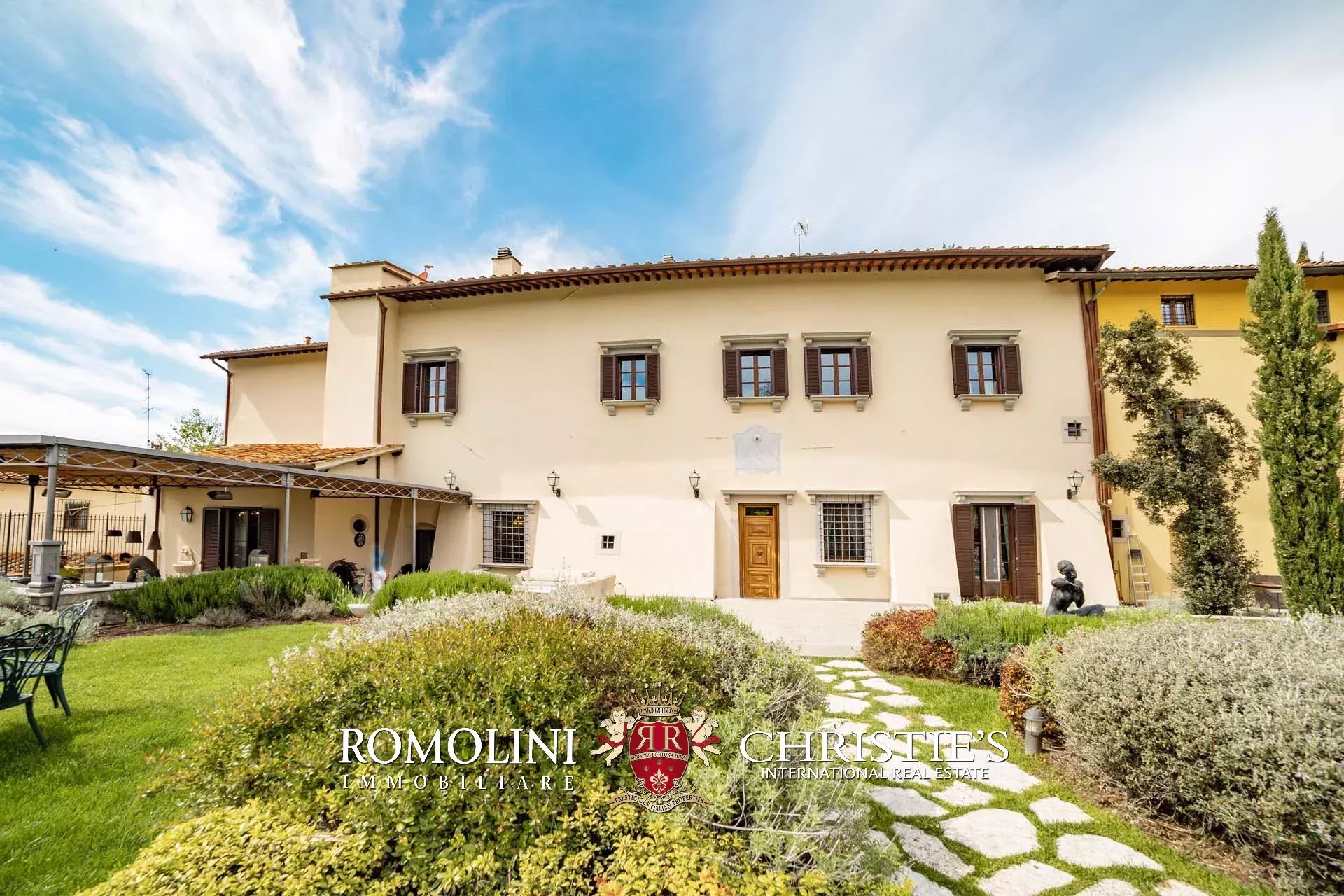 5 Bedroom Villa/Townhouse's Image 11