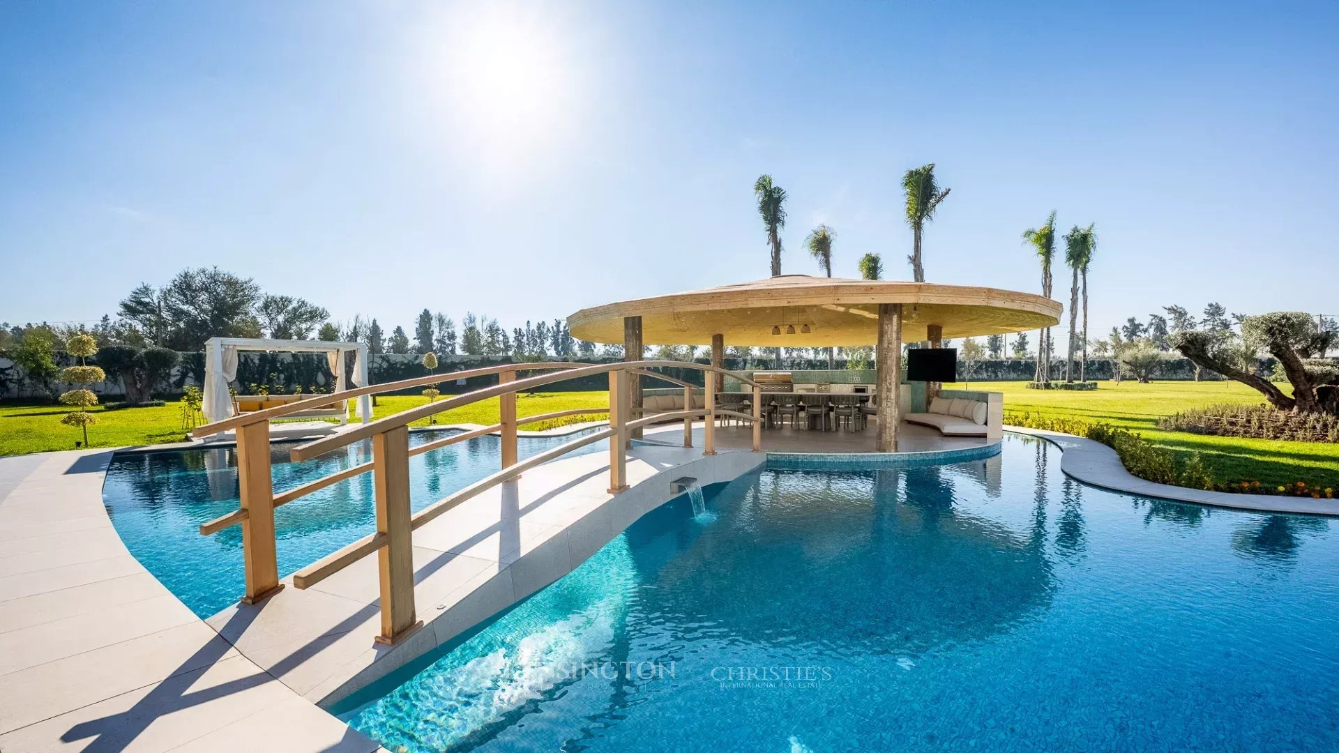 8 Bedroom Villa/Townhouse's Image 9