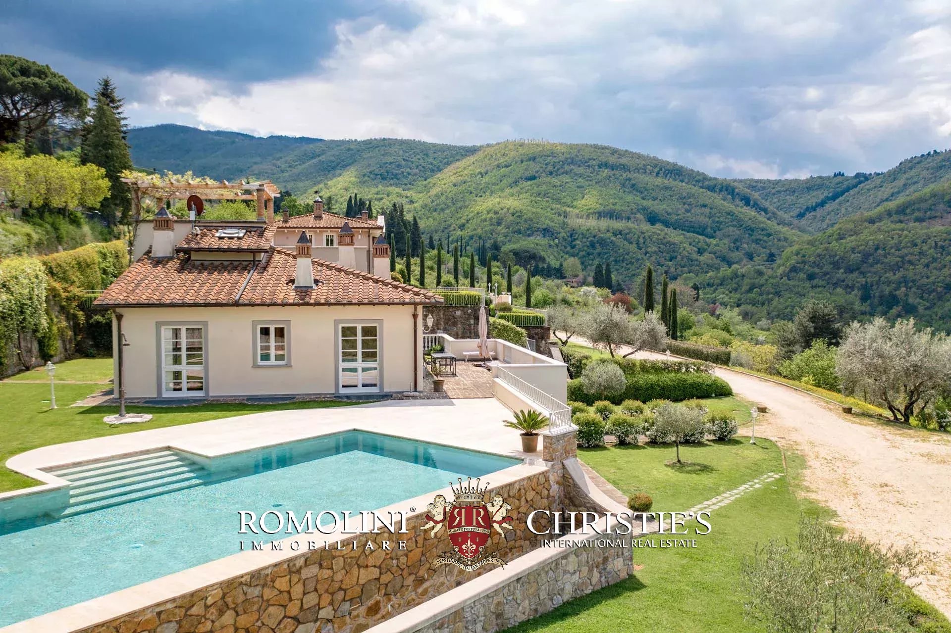 10 Bedroom Villa/Townhouse's Image 141