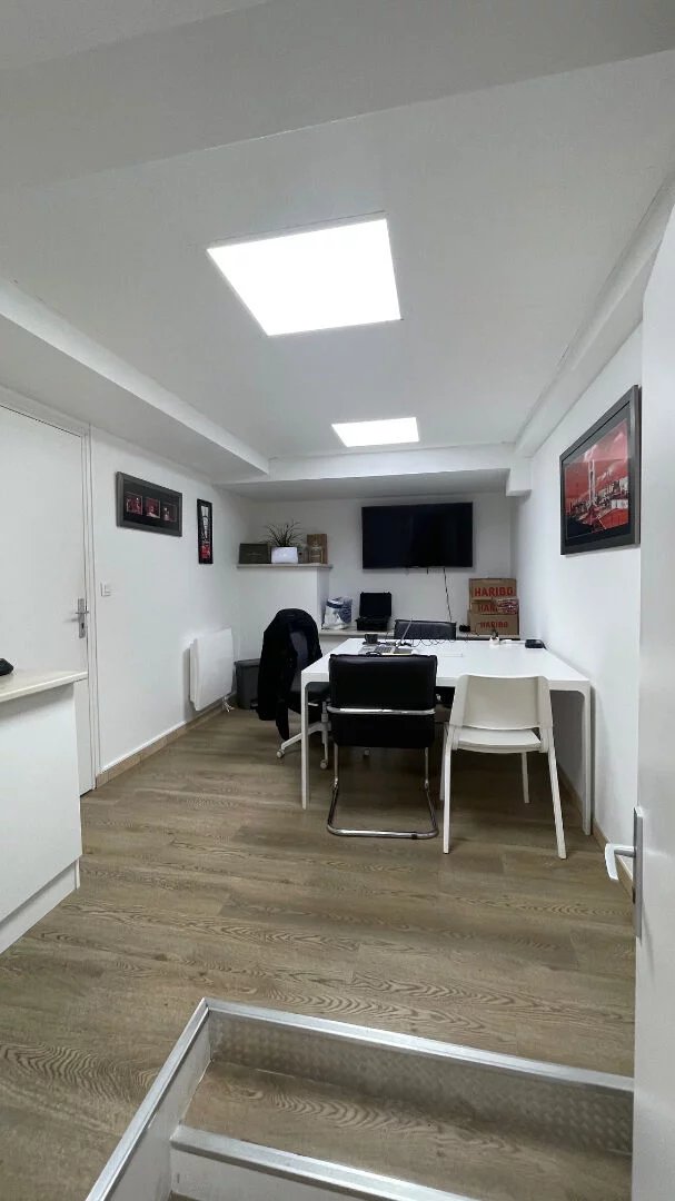 LOCAL PROFESSIONNEL - RUE VOLTAIRE /LYON - 59.83 m2