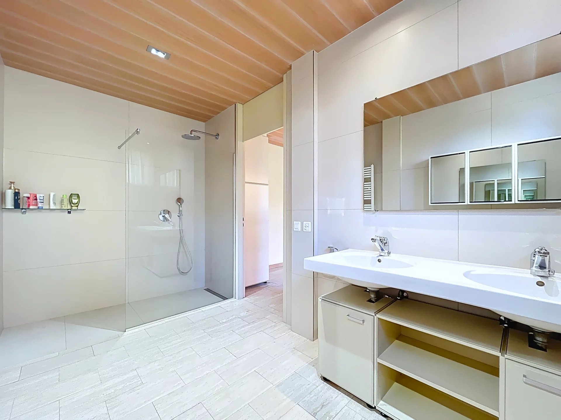 Propriété familiale modulable avec 3 logements