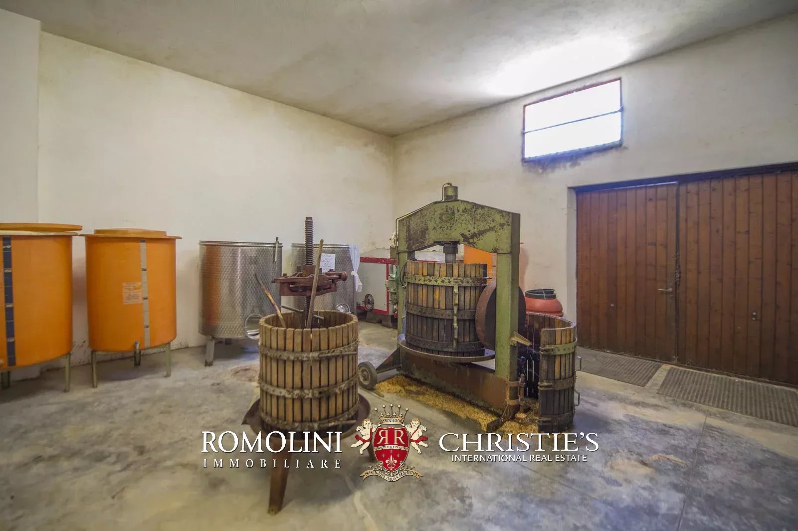 7 Bedroom Vineyard's Image 27