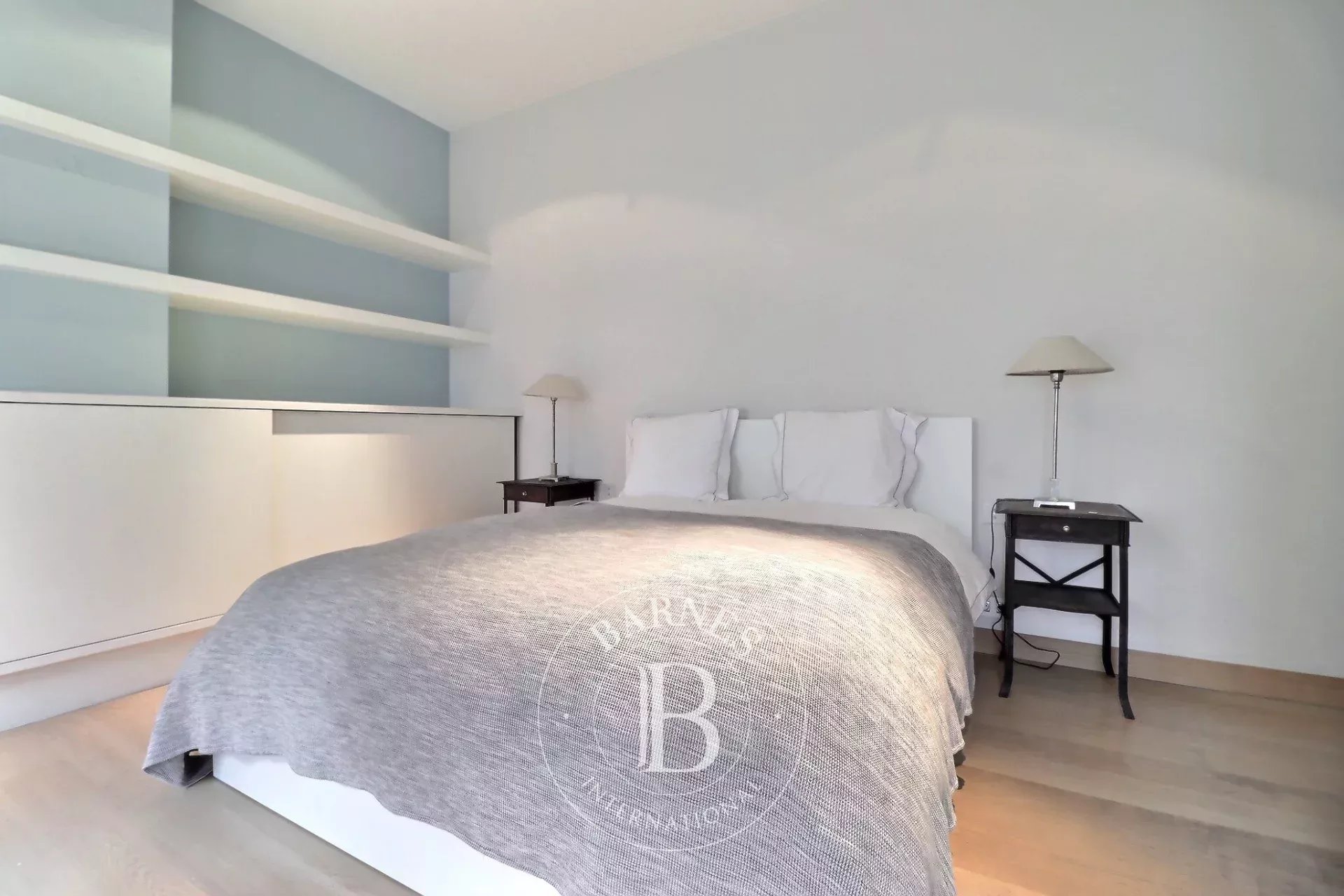 Châtelain - Town house of +/- 450m2 with 6bed + swimming pool
