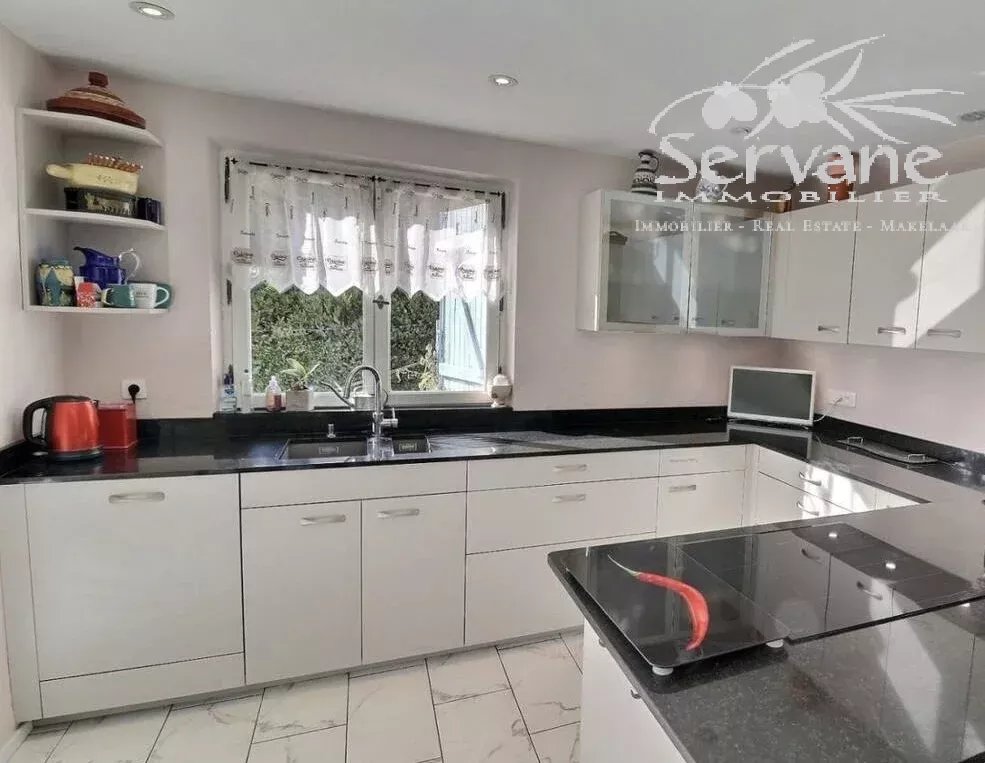 Cotignac 4 bedrooms, swimming pool and view