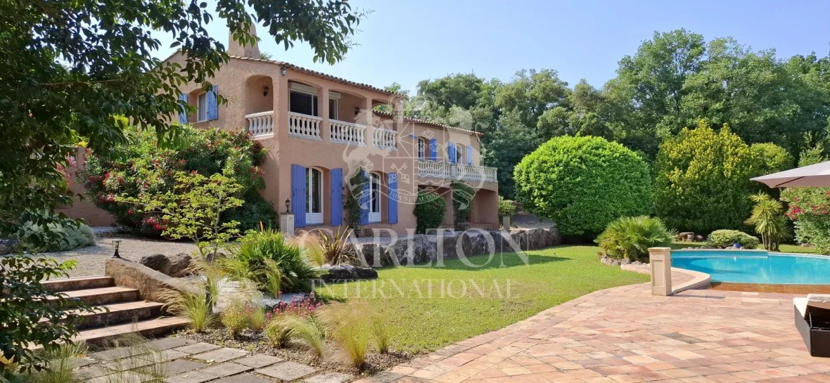 Maison traditionnelle de charme avec beau potentiel