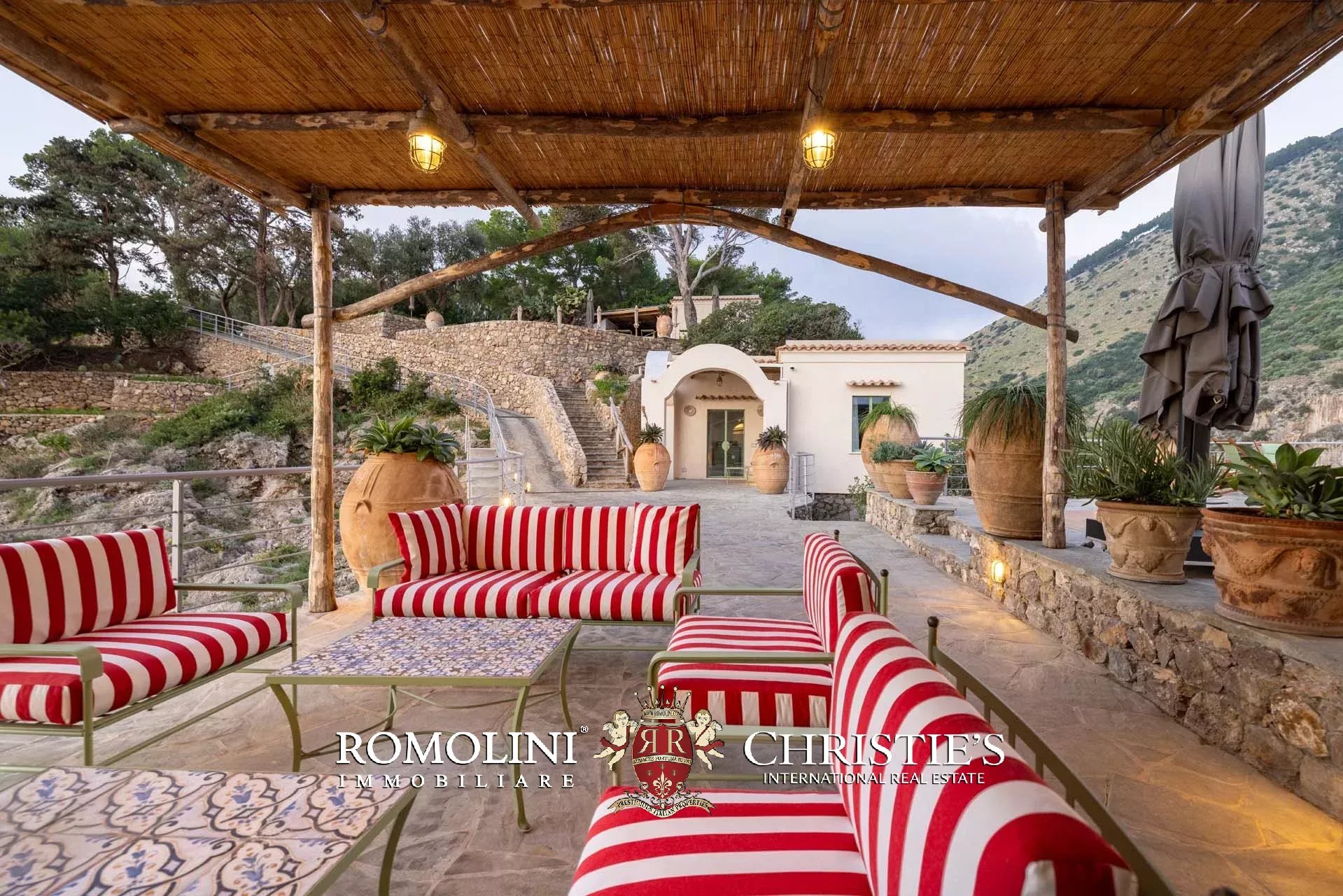 8 Bedroom Villa/Townhouse's Image 61