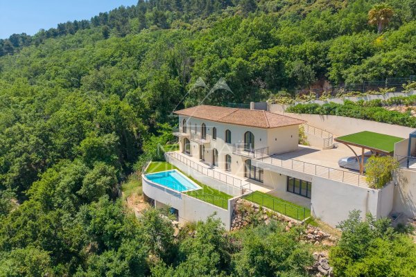 Uncluttered villa with panoramic views of the Riviera — photo 1