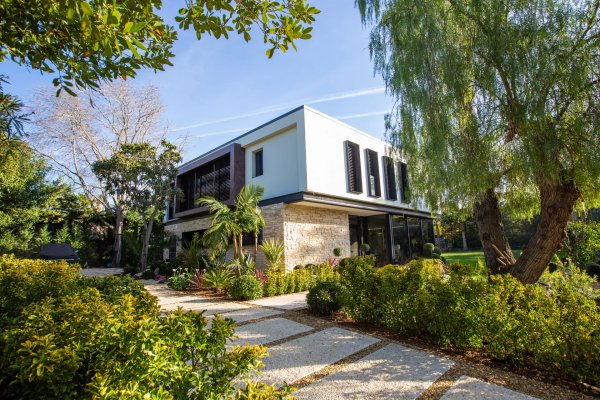 New modern villa on the West side of a prestigious residential estate — photo 3