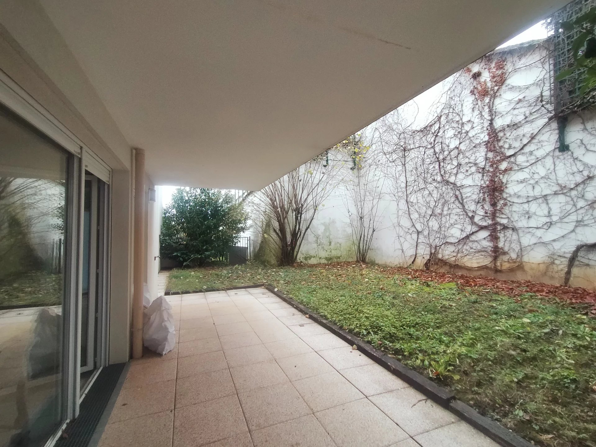 511802 Location Oullins