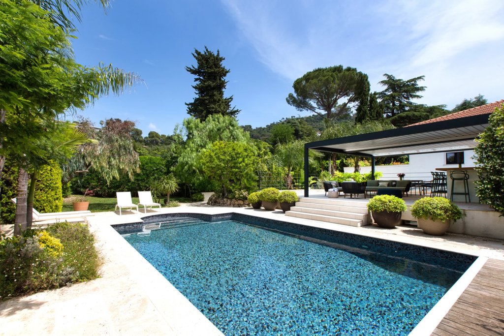 Villa for sale in Cannes — Luxury Villa Cannes | Five-Bedroom Family Estate near the Croisette