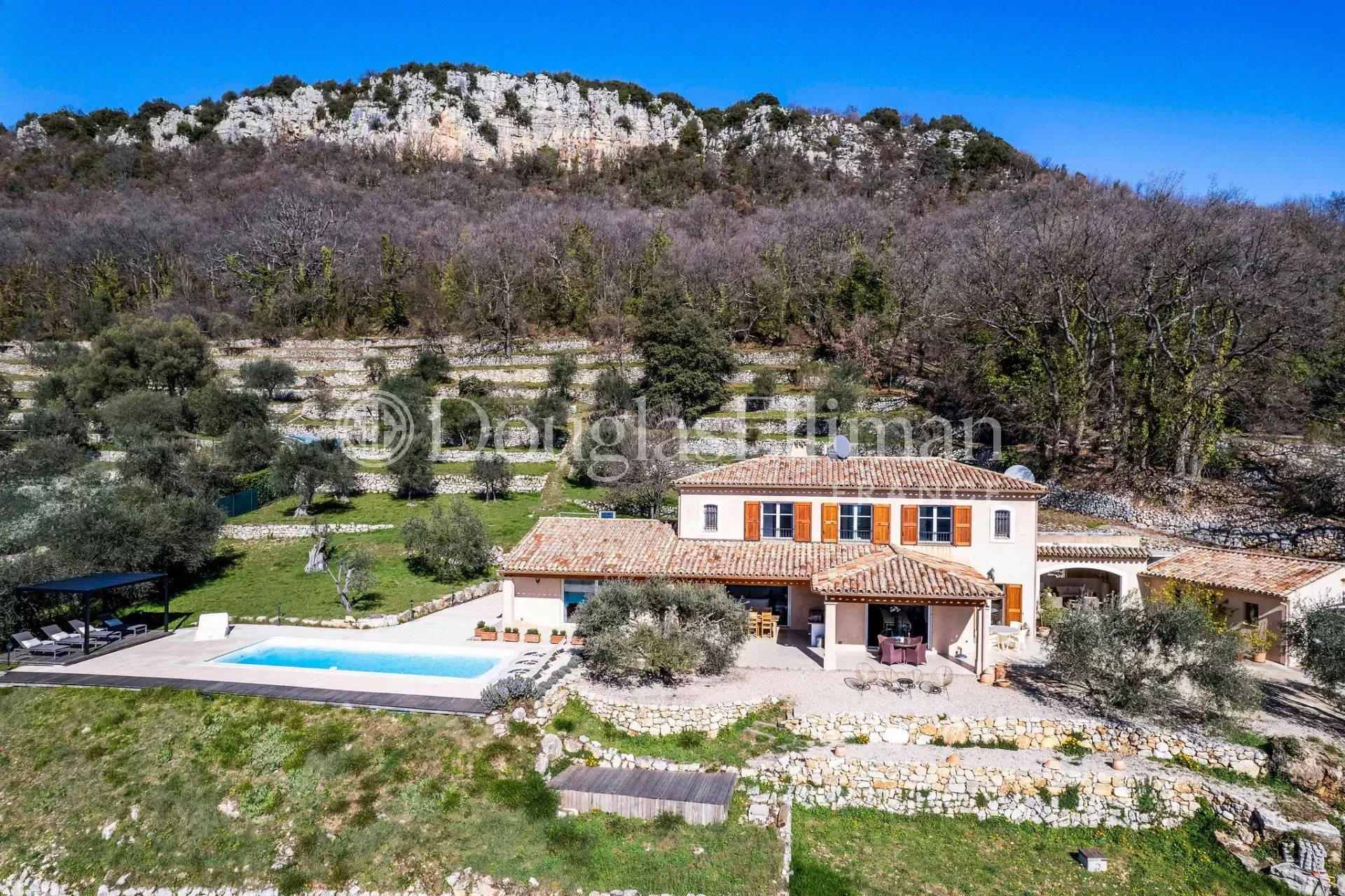 CHATEAUNEUF-DE-GRASSE : Villa avec vue panoramique sur la mer et piscine - Image nᵒ3