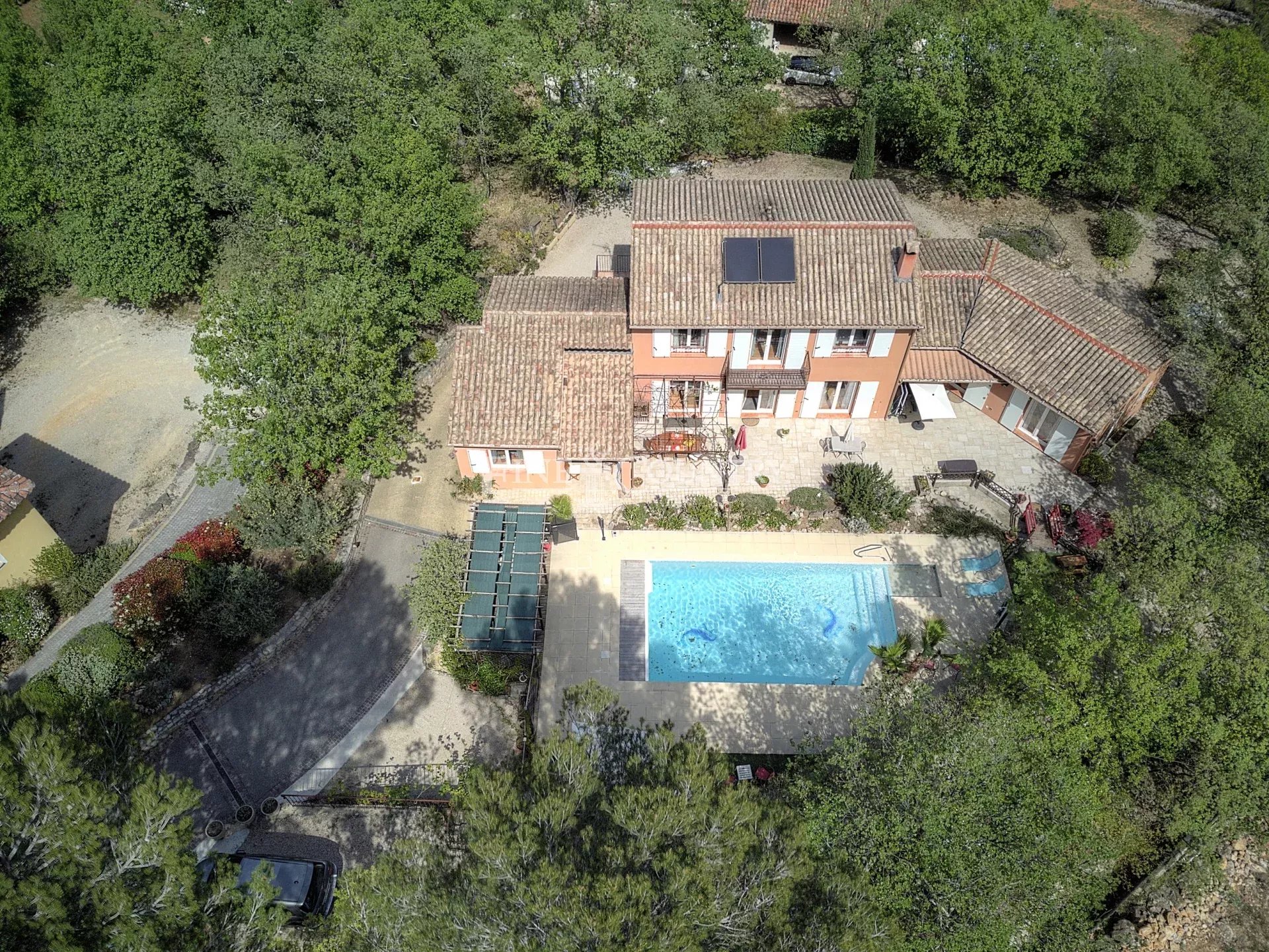 A vendre  villa  à Fayence avec Piscine