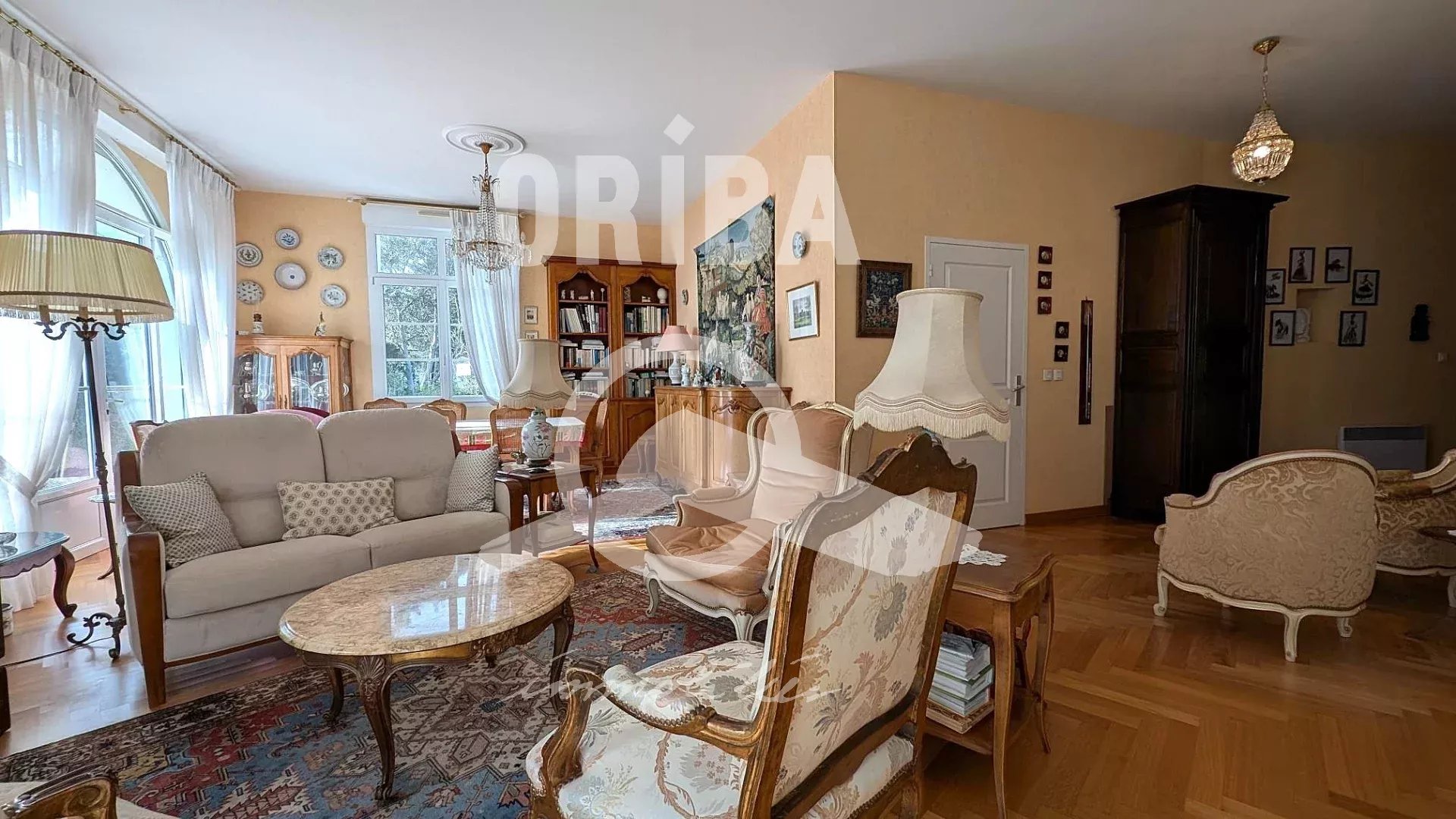 APPARTEMENT 140 m²  LA BAULE LES PINS