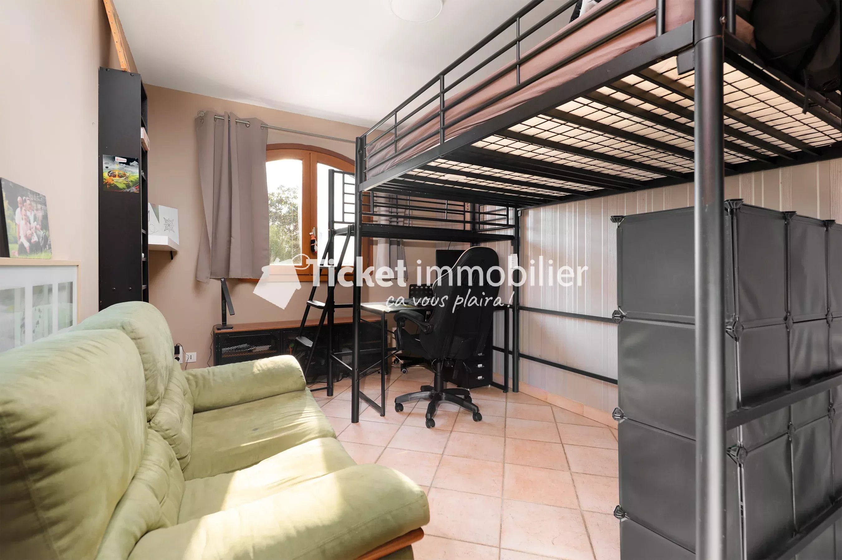 VILLA T6 215m2 TERRAIN 5558m2 CONSTRUCTIBLE, PISCINE AU SEL LINER NEUF, AQUATHERMIE 2 PUITS, 4KW PANNEAUX, DOUBLE VERANDA 72m2, CHAUFFAGE SOL, CAVE A VIN, VUE PYRENEES ETC ... — photo 12