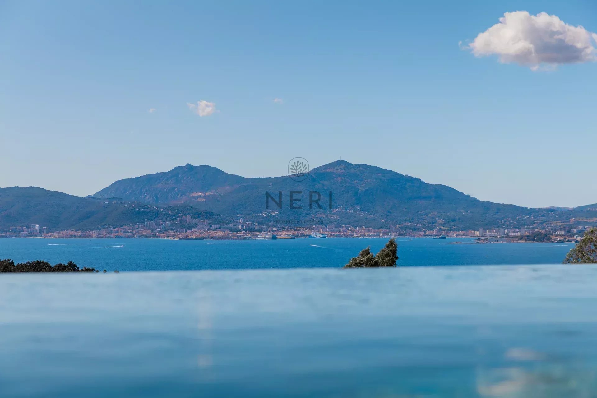 Villa Lumina, piscine vue mer panoramique