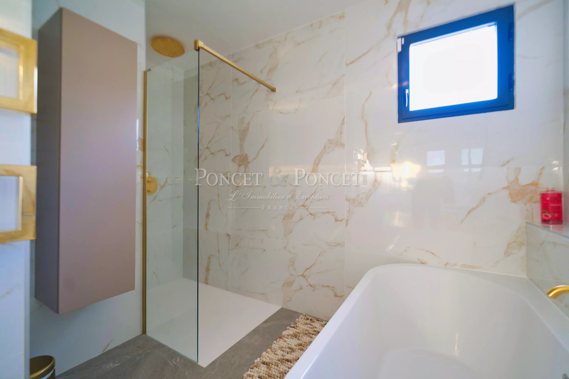 5 Bedroom Villa/Townhouse's Image 20