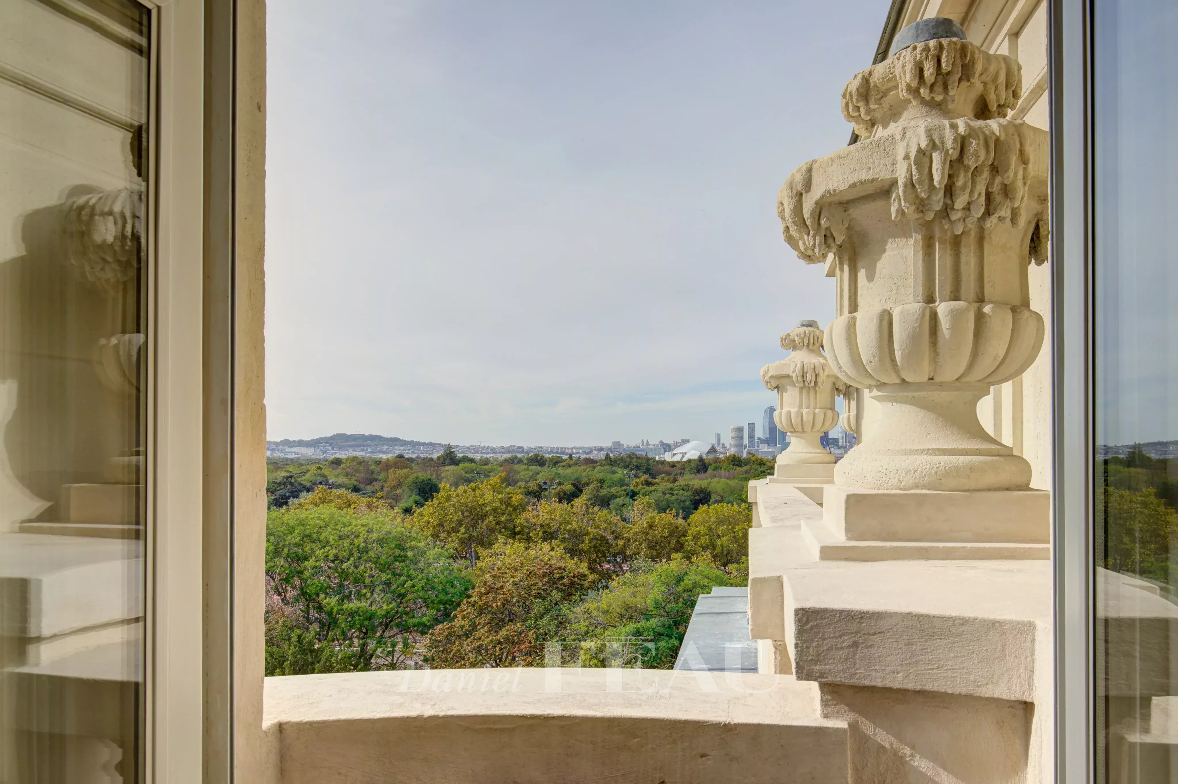 Vue sur le bois et La Défense