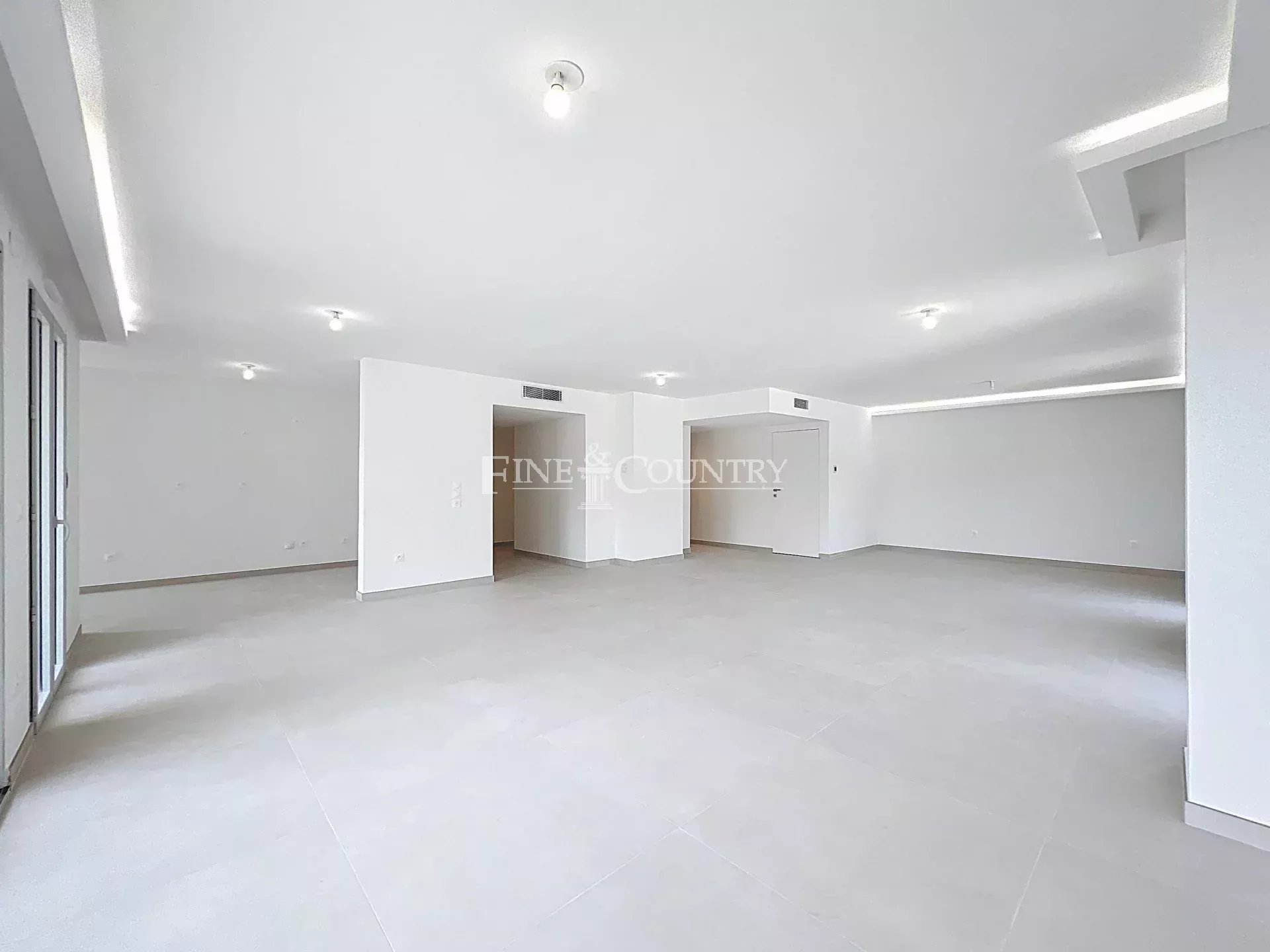 Photo of Apartment for Sale – Le Cannet – Sea View