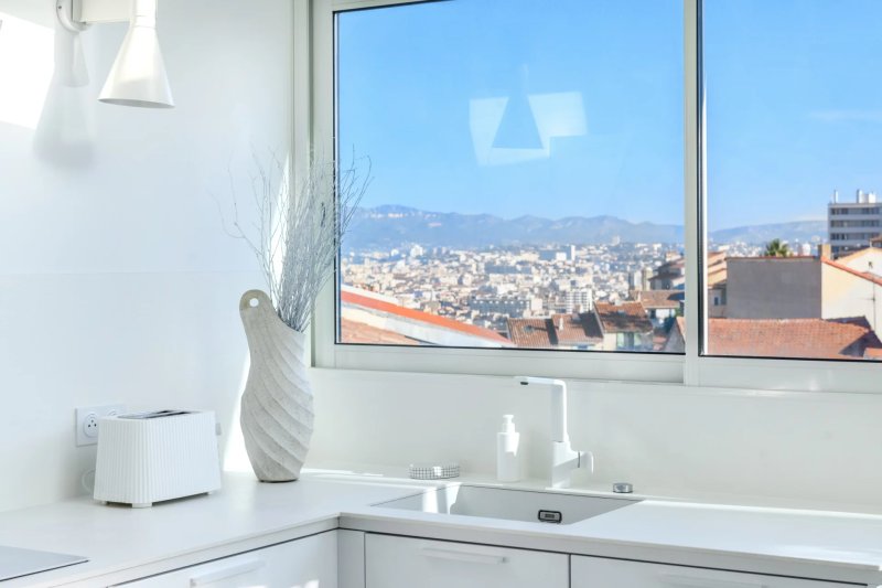 For Sale Apartment | Marseille 6ème - picture 2