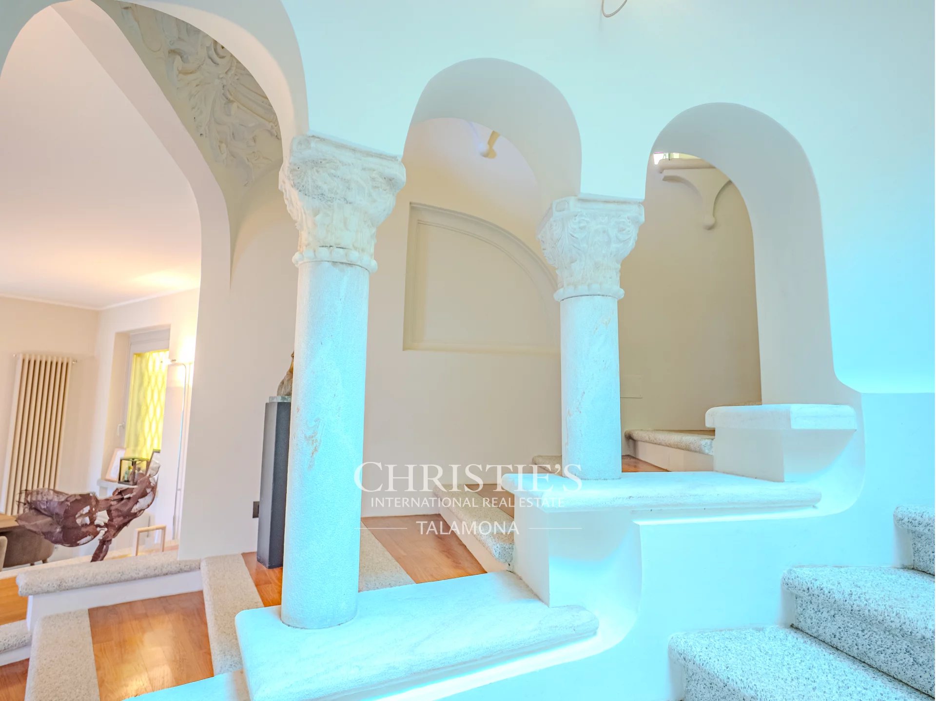 6 Bedroom Villa/Townhouse's Image 12