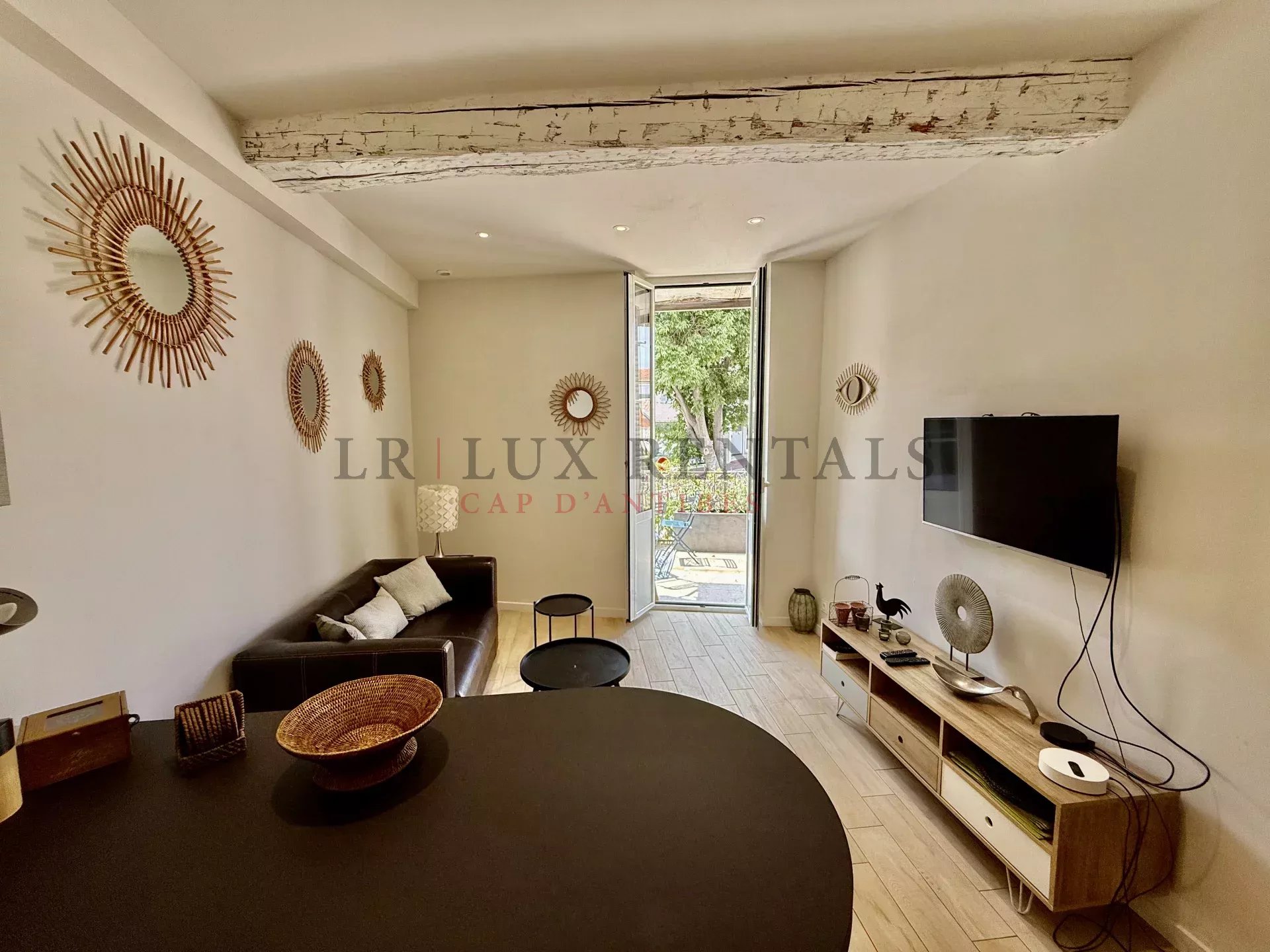 2P Vieil Antibes avec terrasse