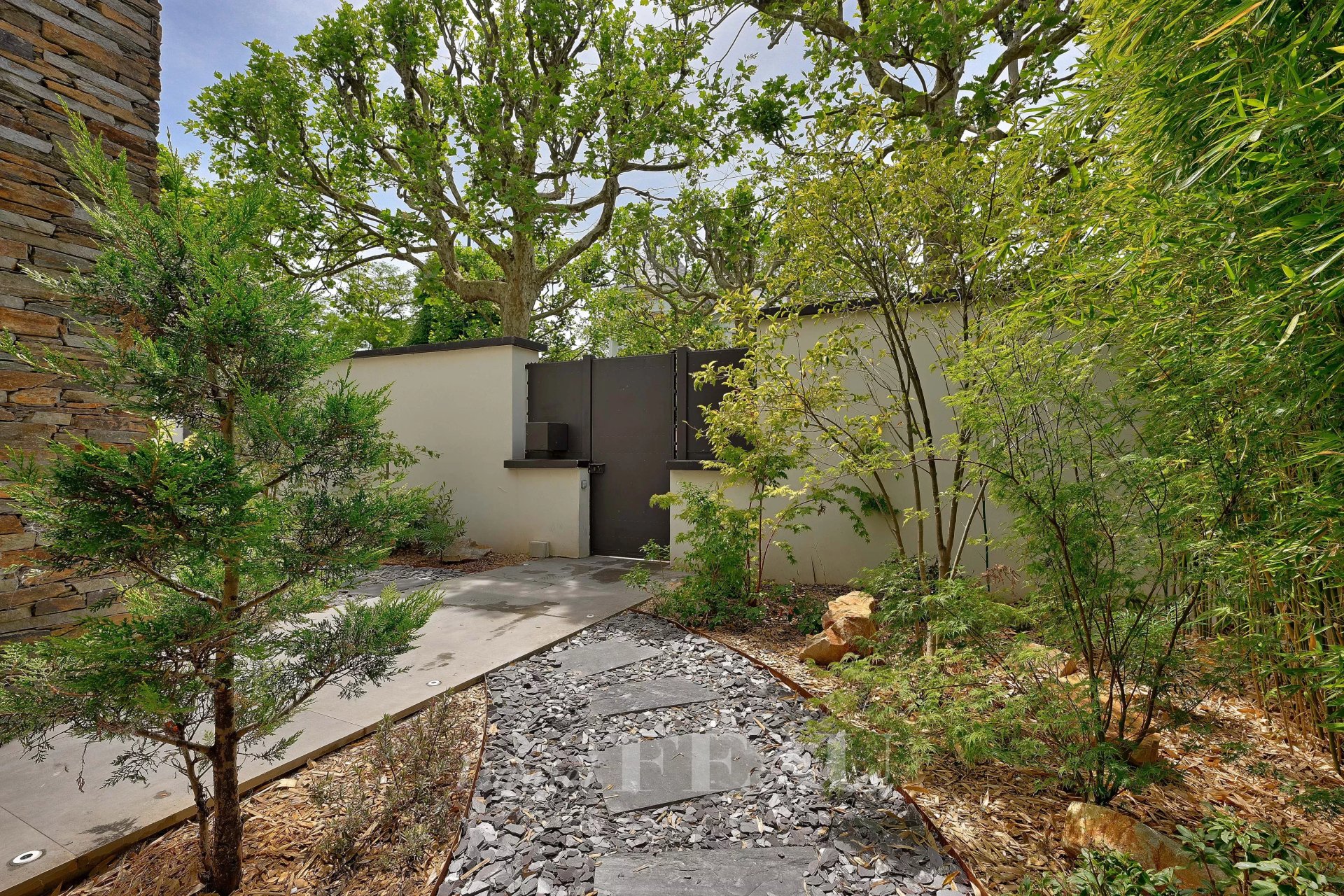 6 Bedroom Villa/Townhouse's Image 25