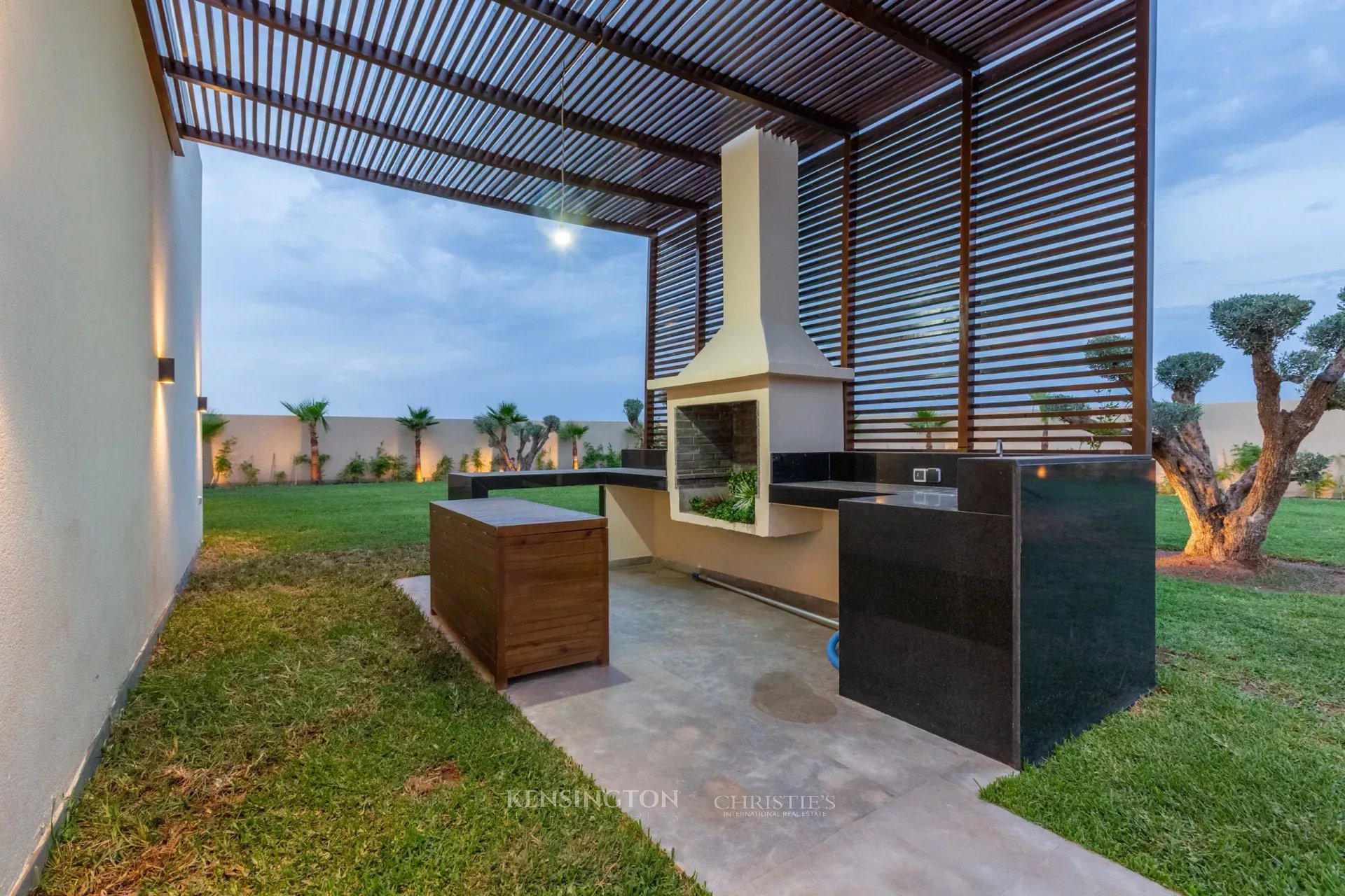 5 Bedroom Villa/Townhouse's Image 4