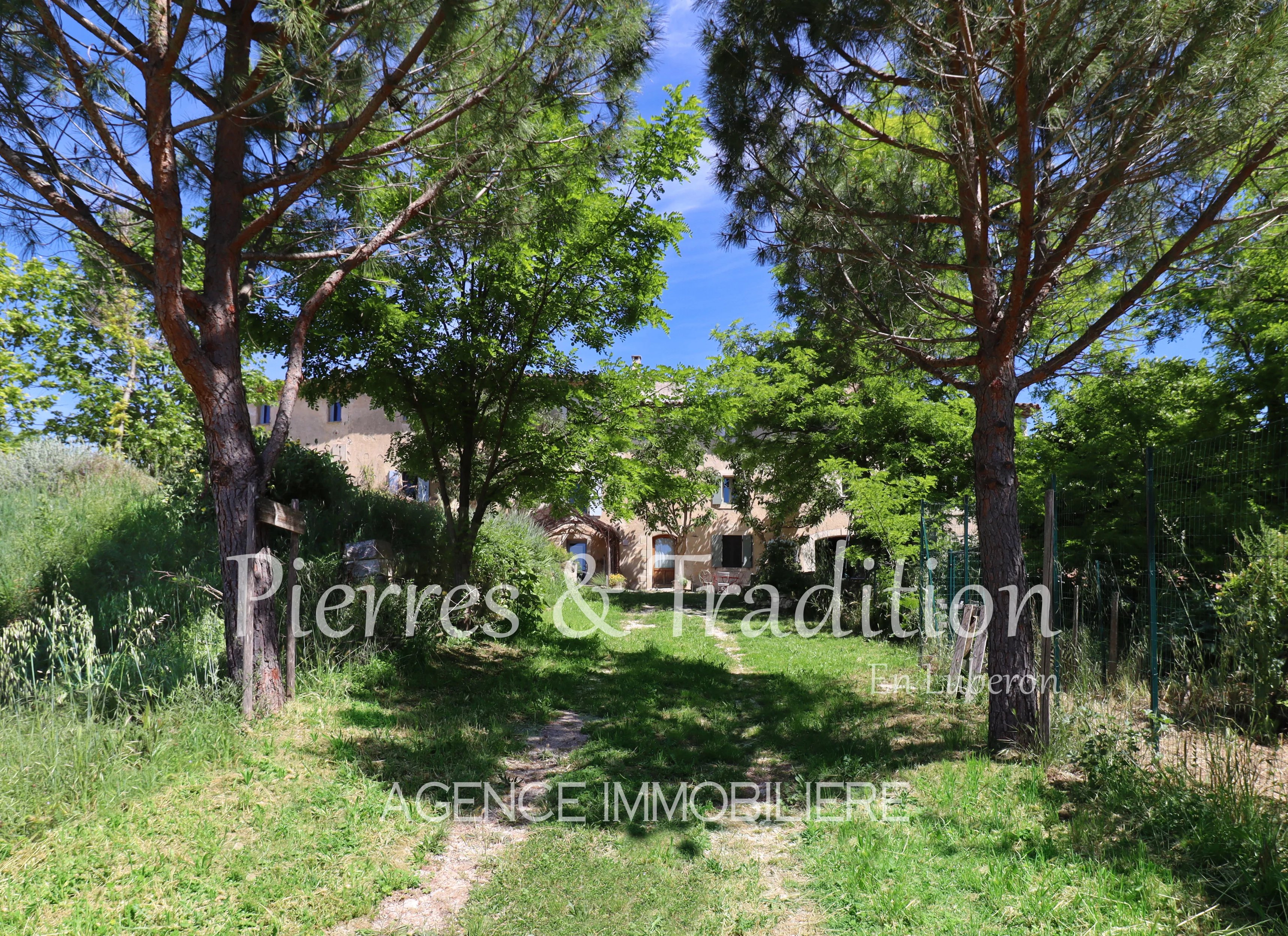 Exclusivité – Propriété d’exception de plus de 3,7 hectares au cœur du Luberon