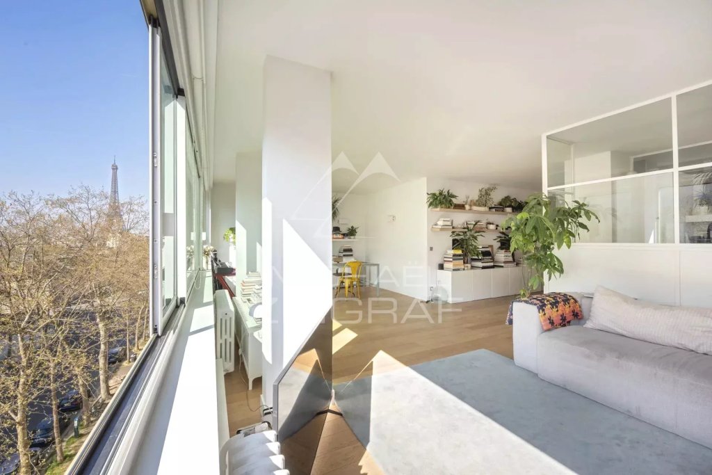 Apartment for sale in Paris — For sale - Paris 7th - 3 Bedrooms - Perfect condition