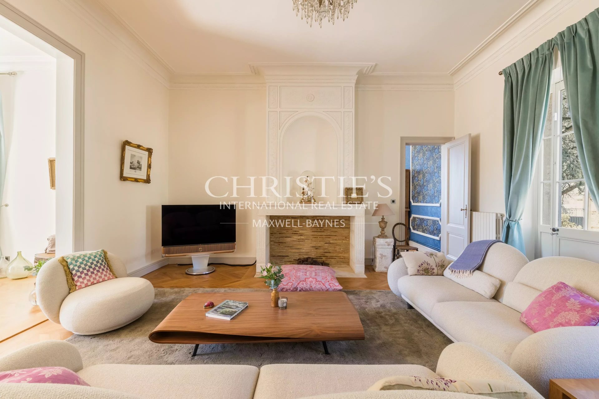 6 Bedroom Villa/Townhouse's Image 9