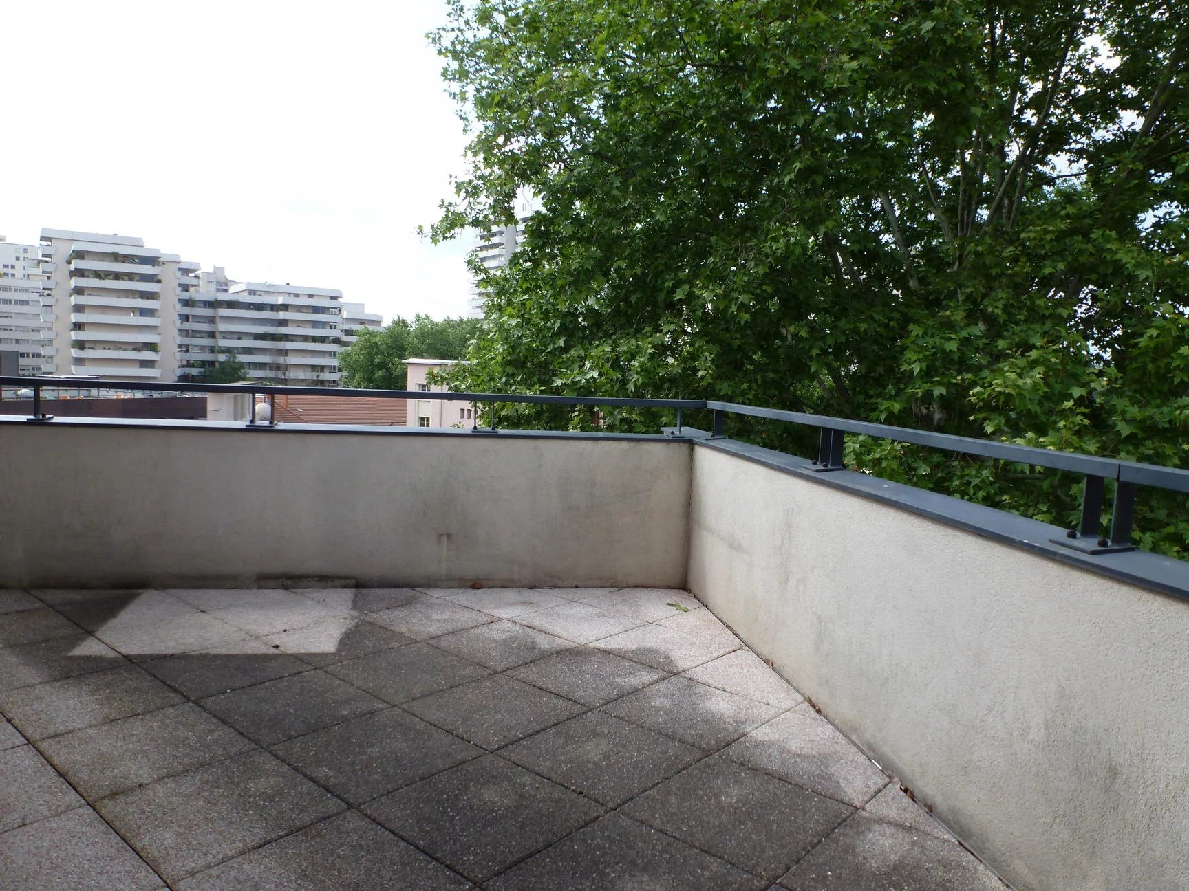 Appartement 64 m² dernier etage avec terrasse et g