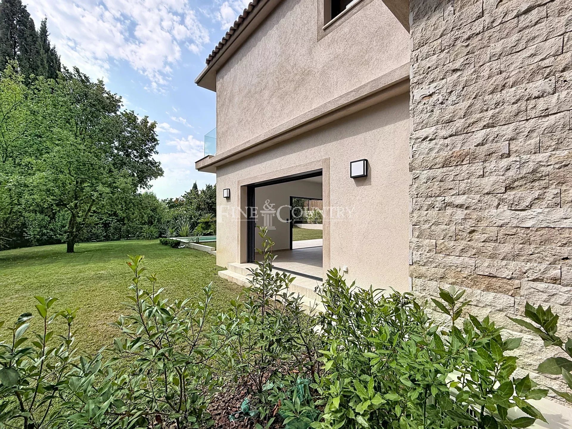 Photo of Villa for sale in Mougins new in private domaine