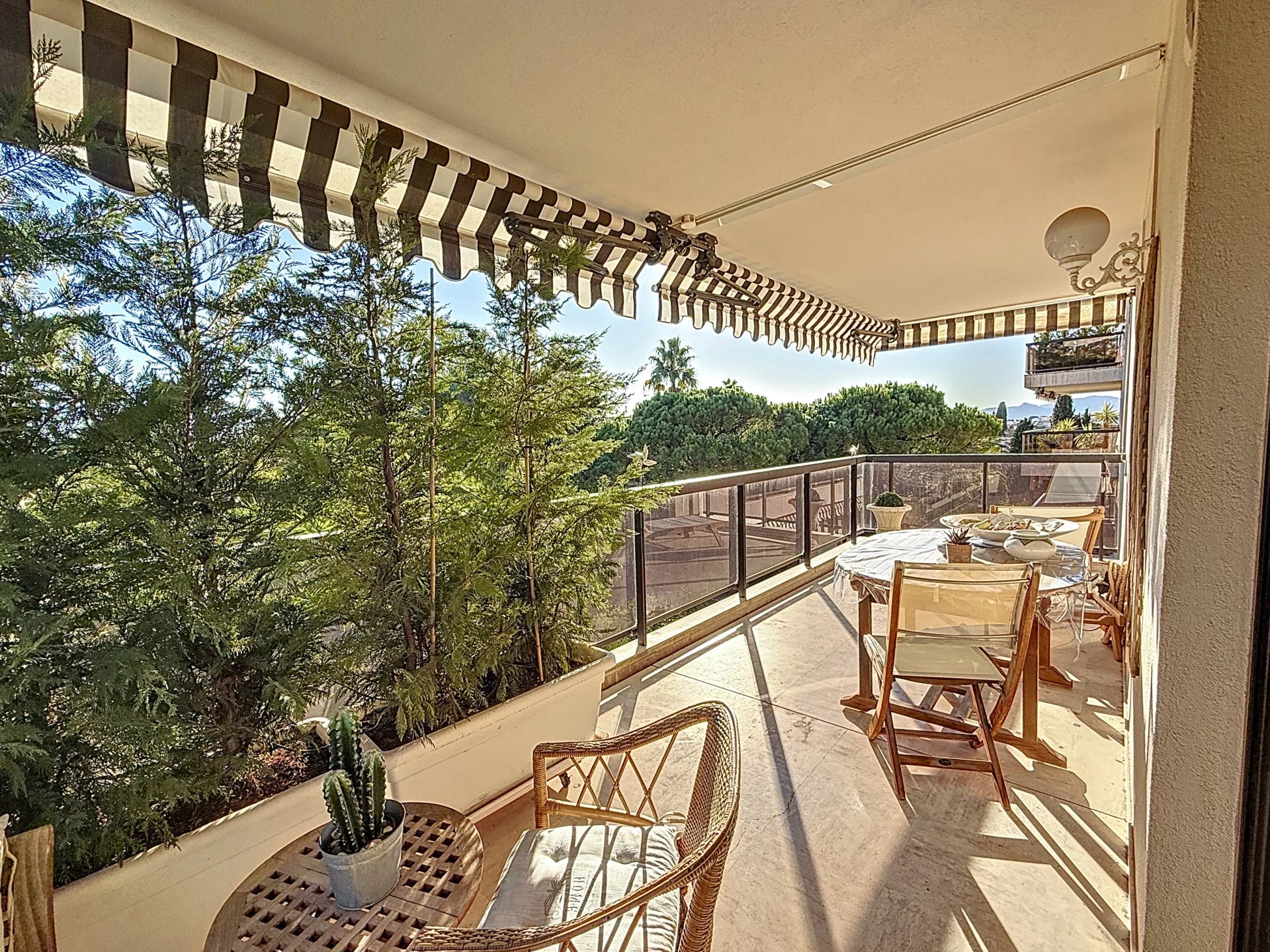 Agence immobilière de AZUR ACT IMMOBILIER