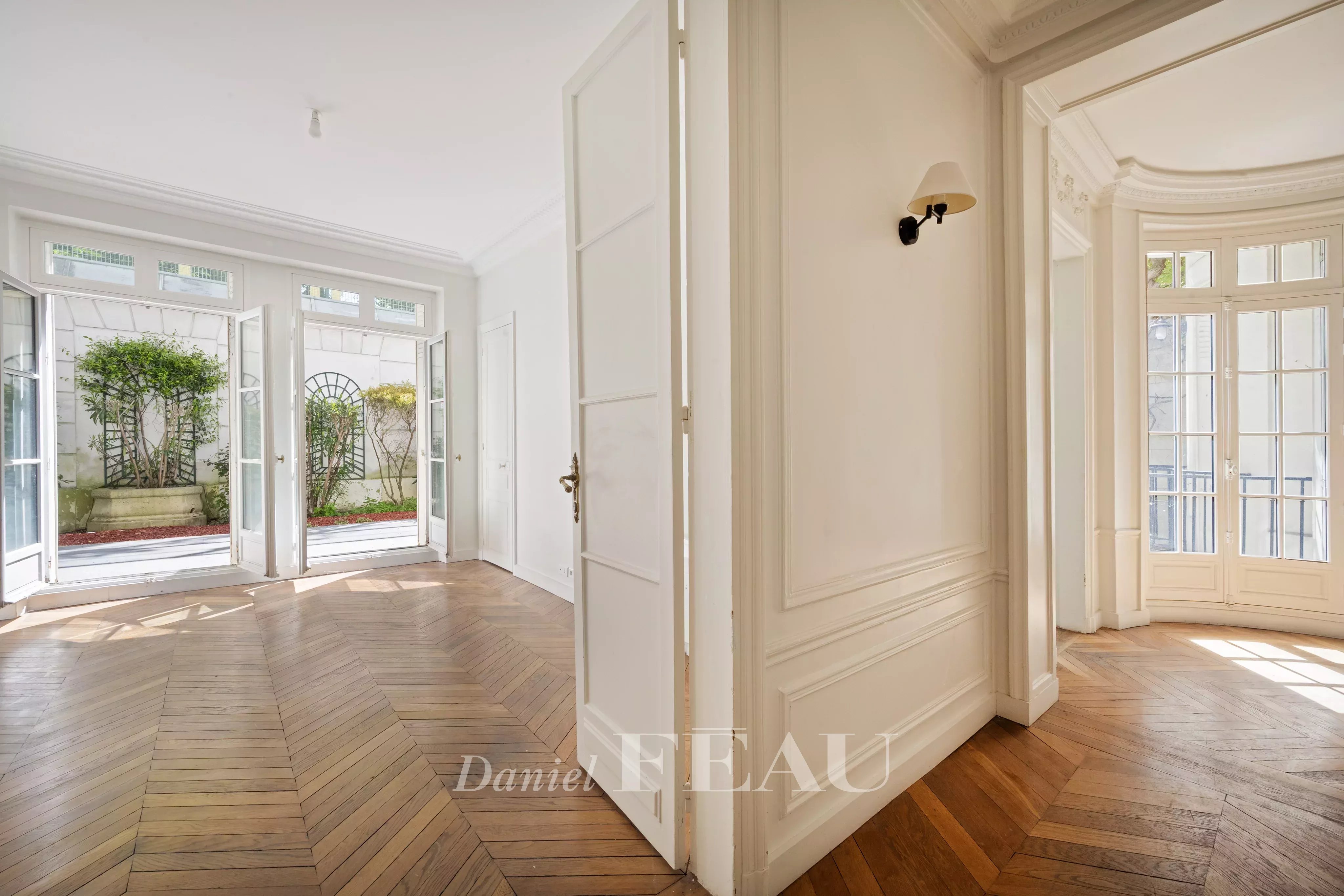 SEJOUR AVEC ACCES JARDIN 125 m²