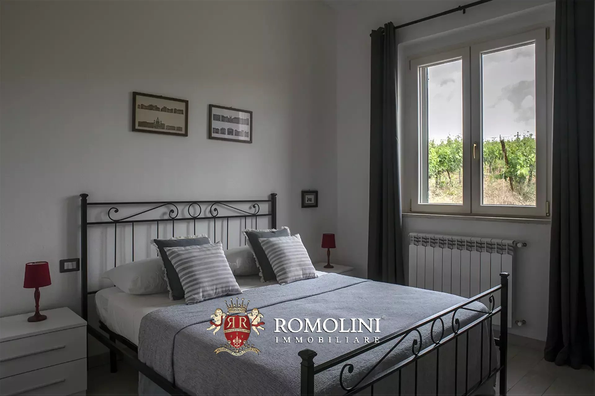 2 Bedroom Vineyard's Image 26