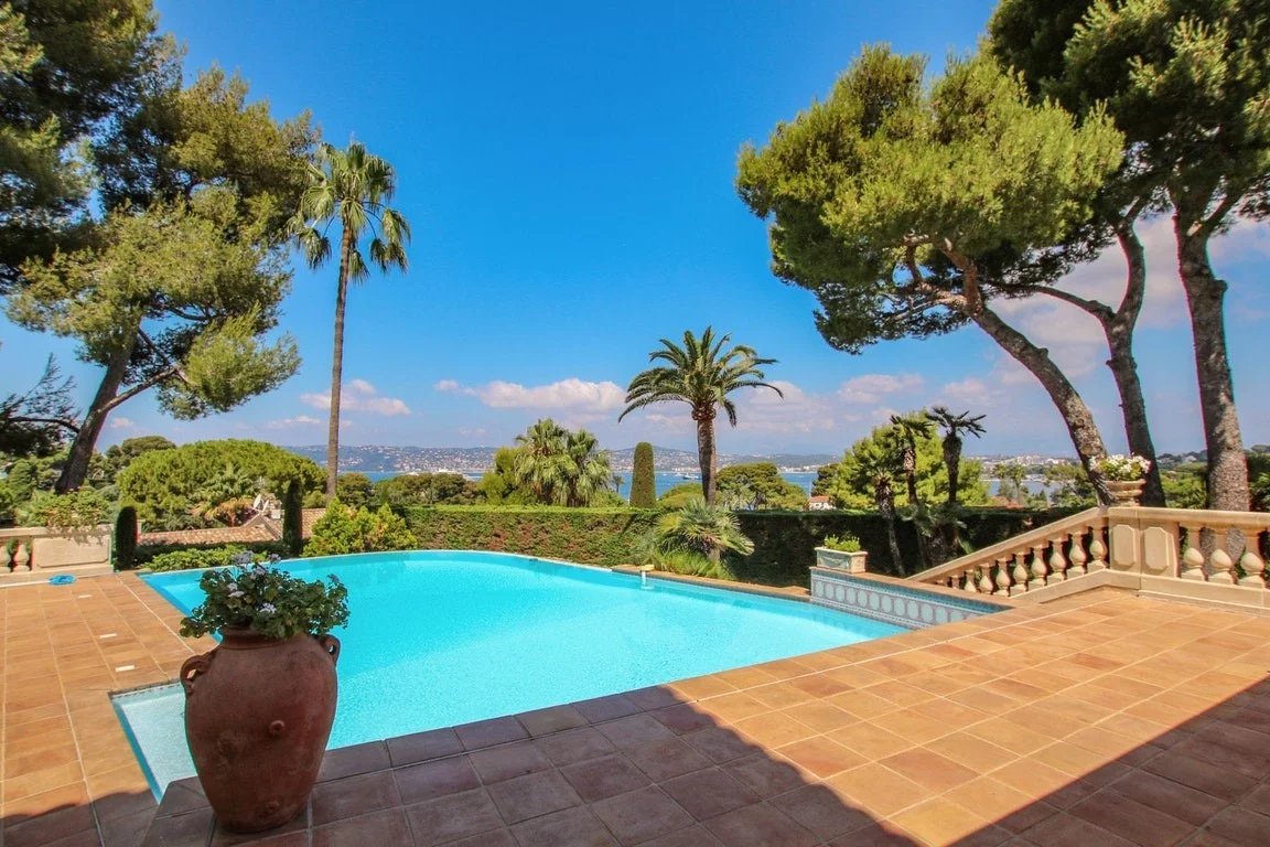 Villa for sale west side, sea view Cap d'Antibes