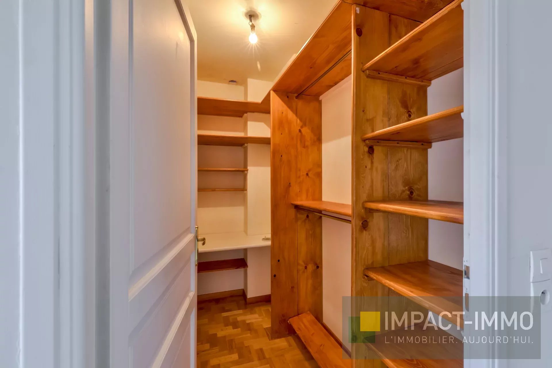 Nouveauté ! 2 pièces dernier étage quartier Gare