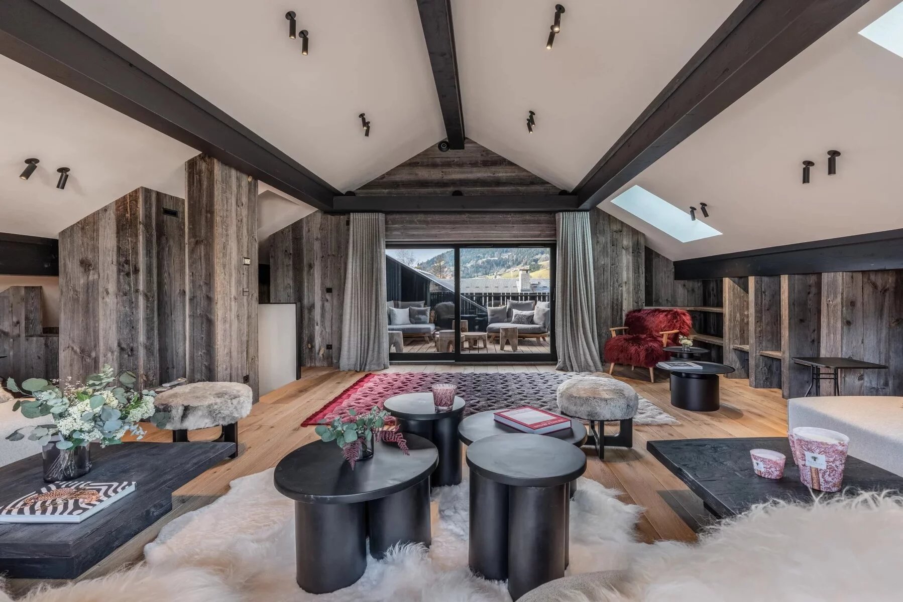 Photo of MEGÈVE - Luxury 5-bedroom chalet in the heart of Megeve
