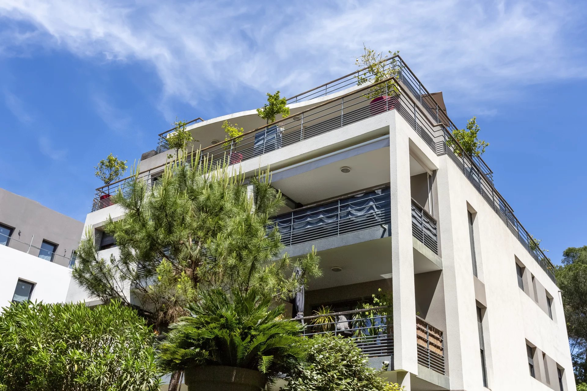Bright penthouse with large terrace - Saint Aygulf