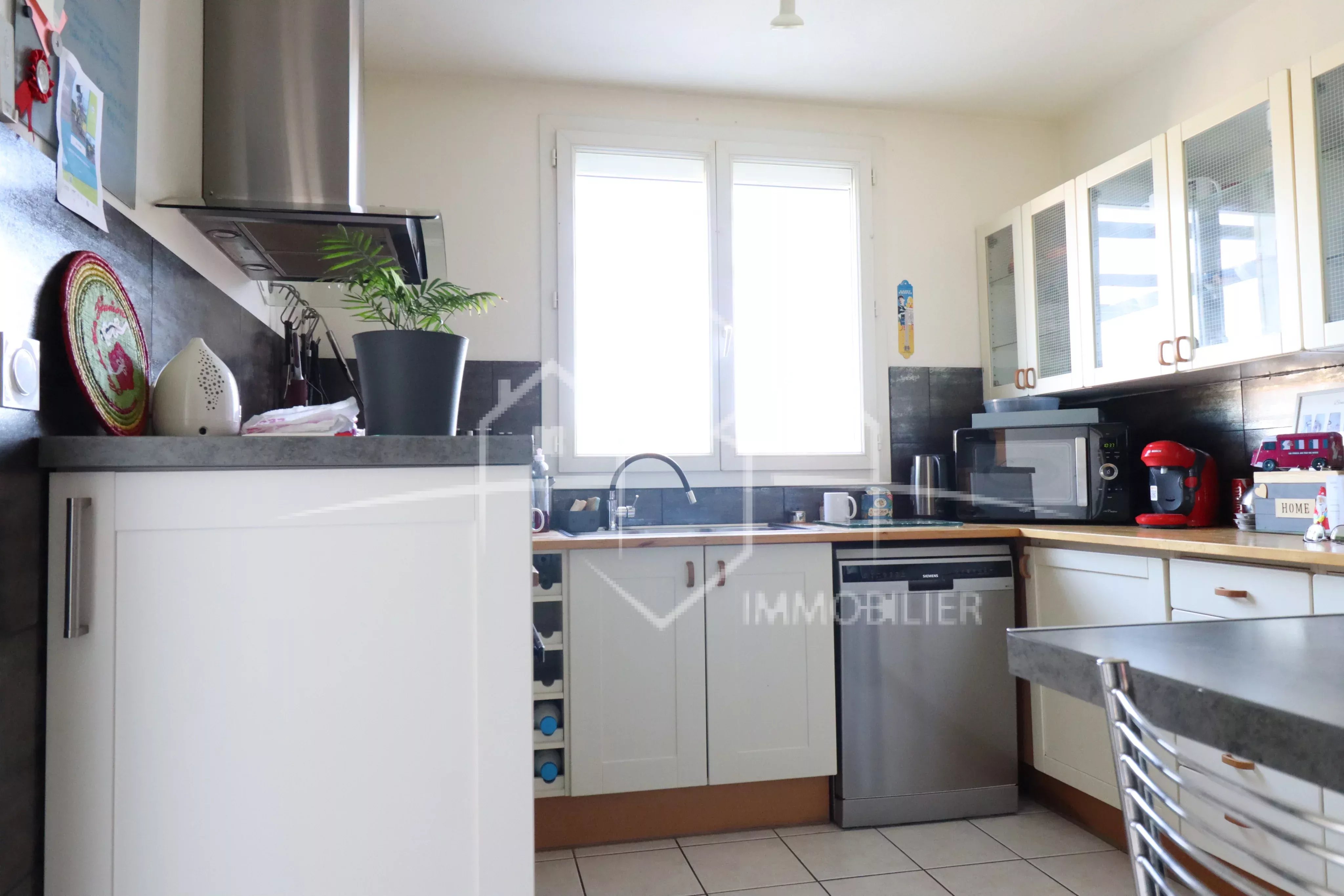 Maison familiale de 120 m² avec piscine à Saint-Maurice-l'Exil