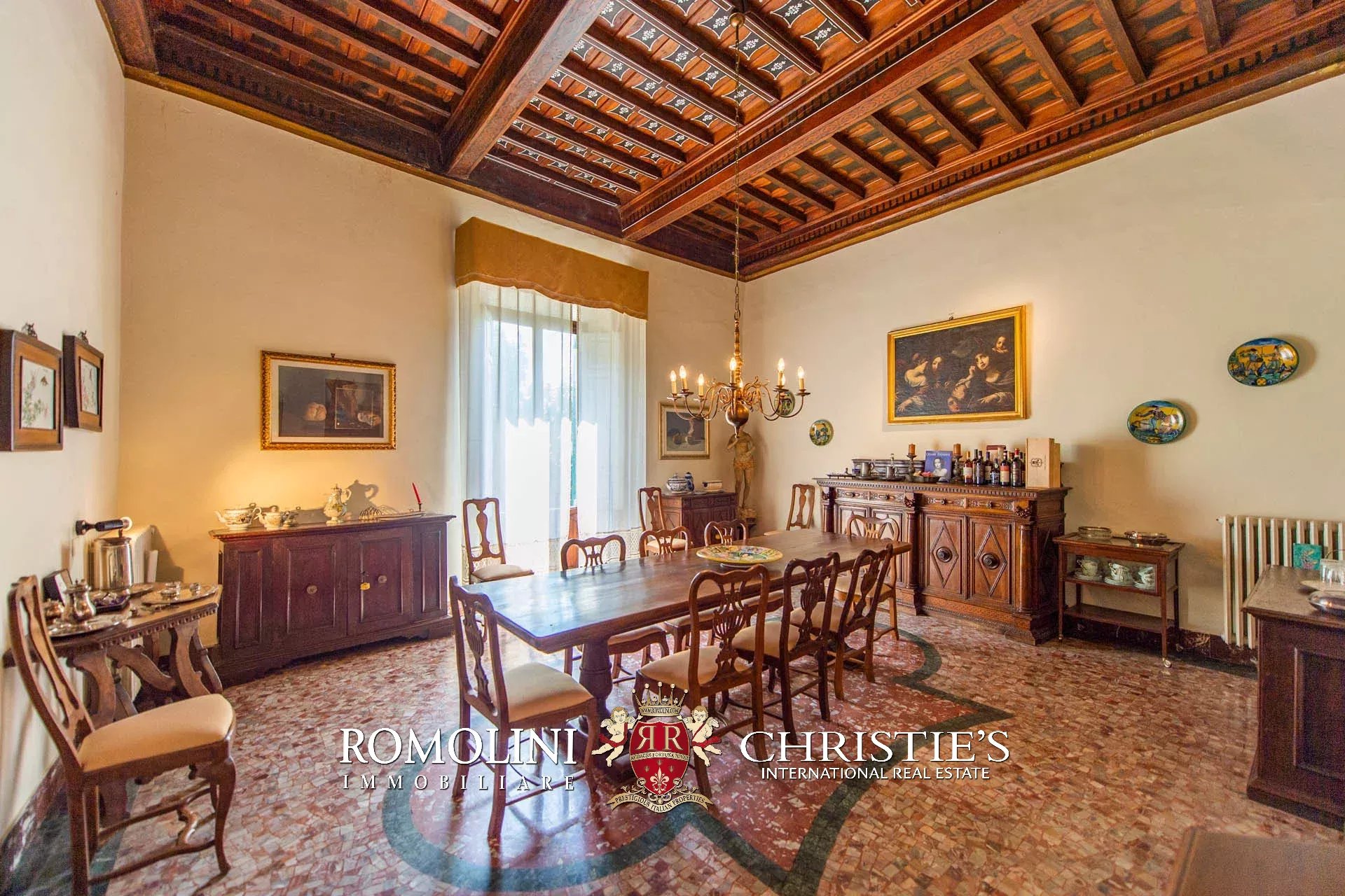 16 Bedroom Vineyard's Image 39
